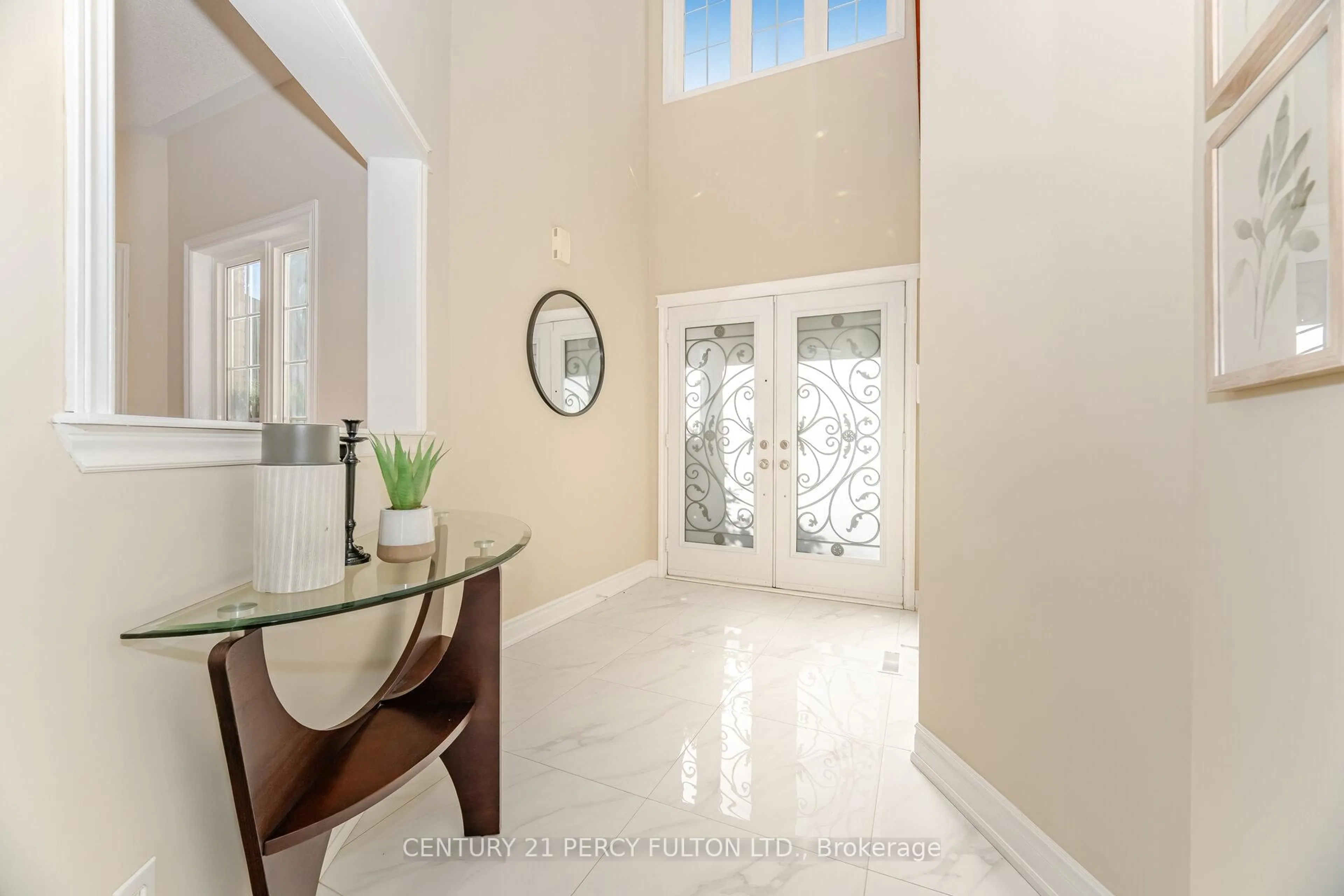 Indoor entryway for 1977 Rosebank Rd, Pickering Ontario L1V 1P7