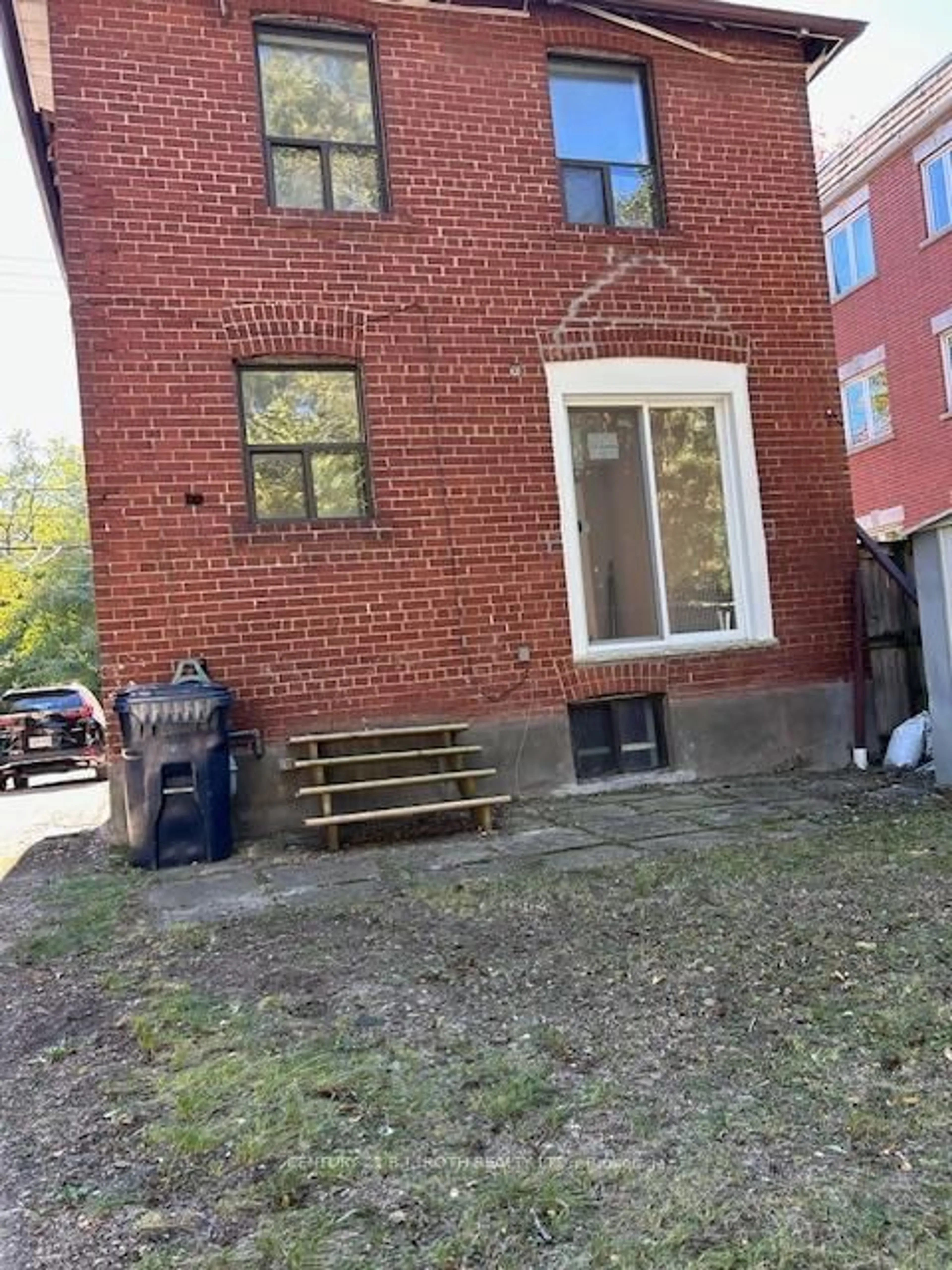 Unknown for 740 Kingston Rd, Toronto Ontario M4E 1R7