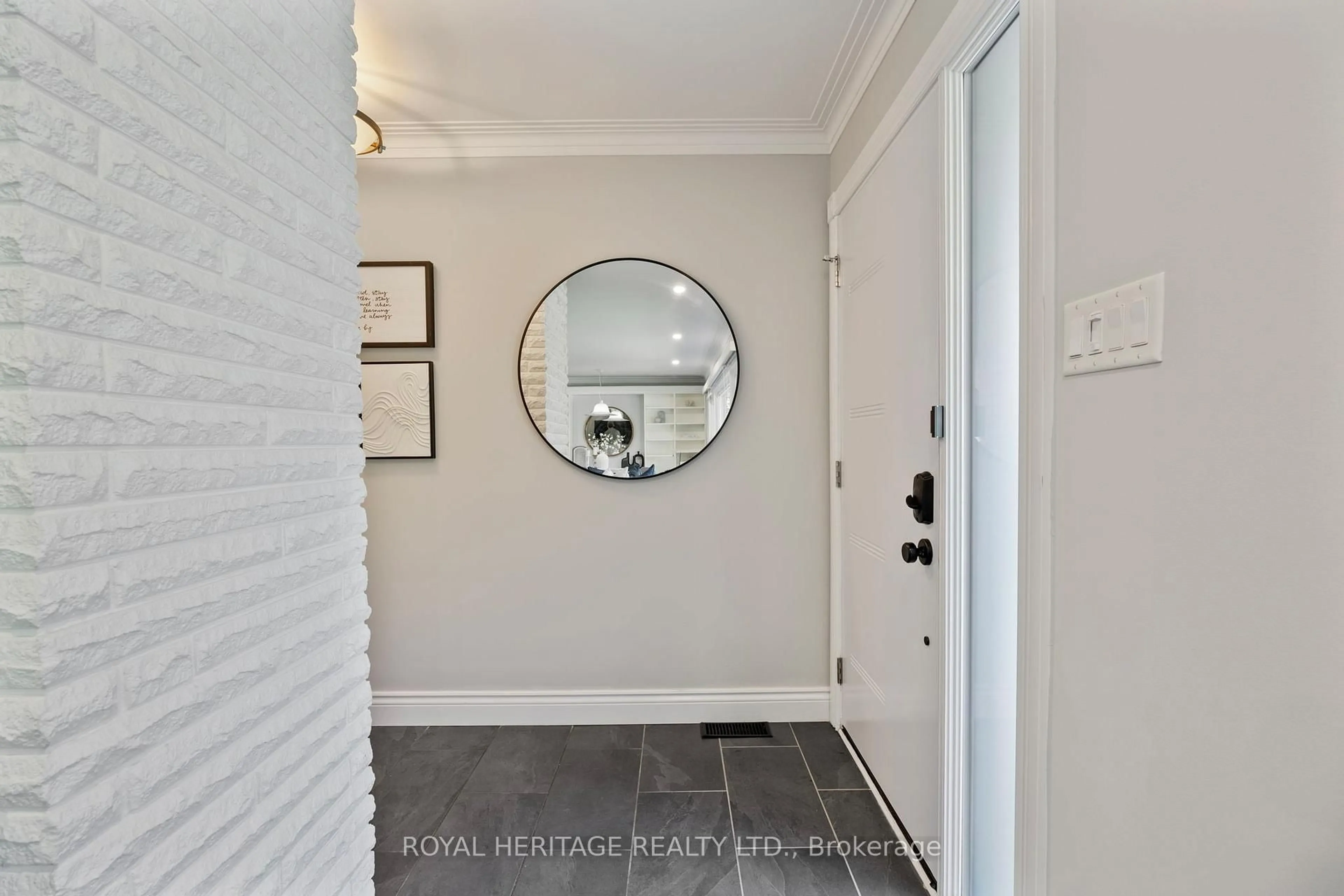 Indoor entryway for 321 Centre St, Whitby Ontario L1N 4T3