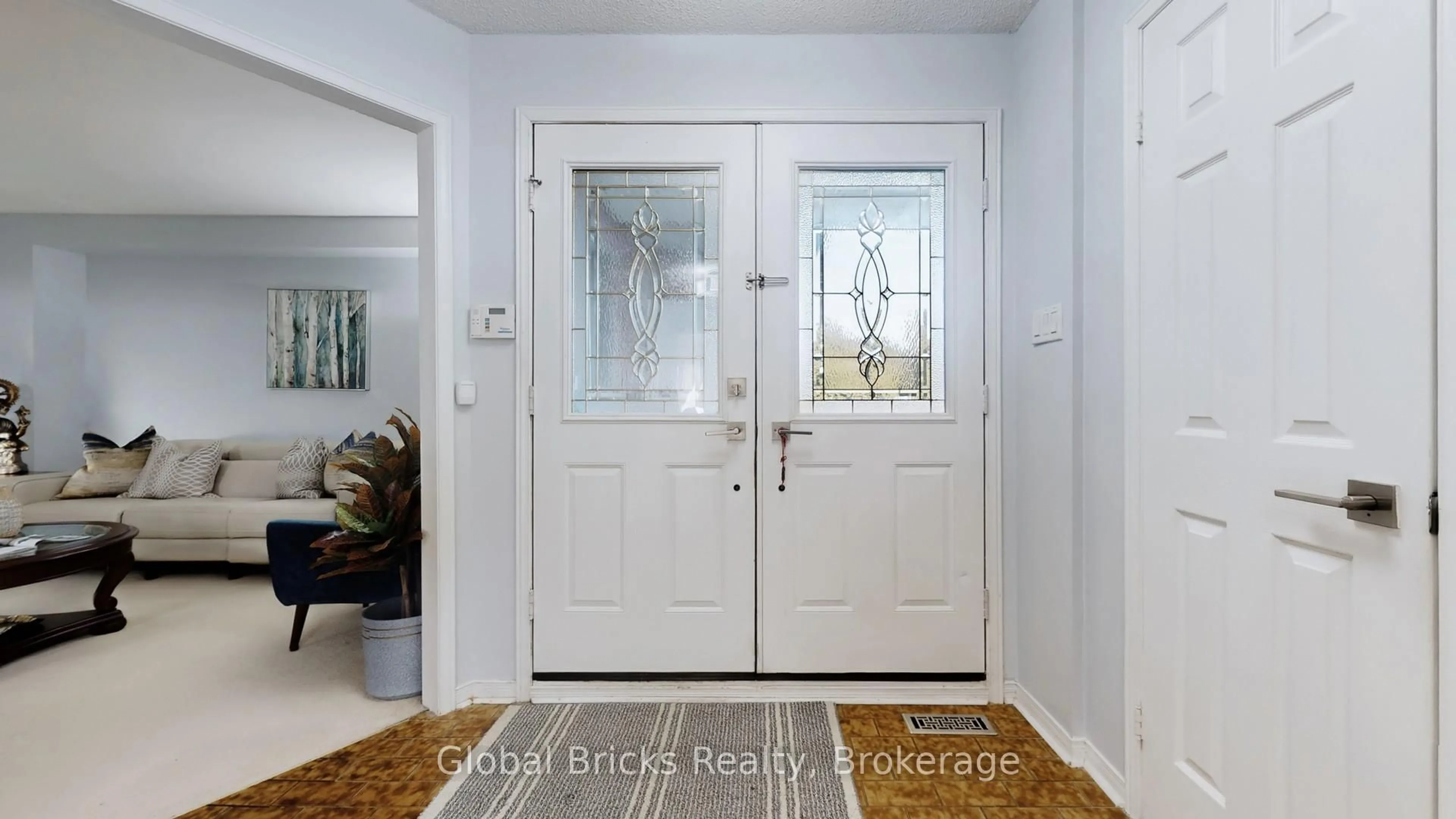Indoor entryway for 1967 Parkside Dr, Pickering Ontario L1V 3N6