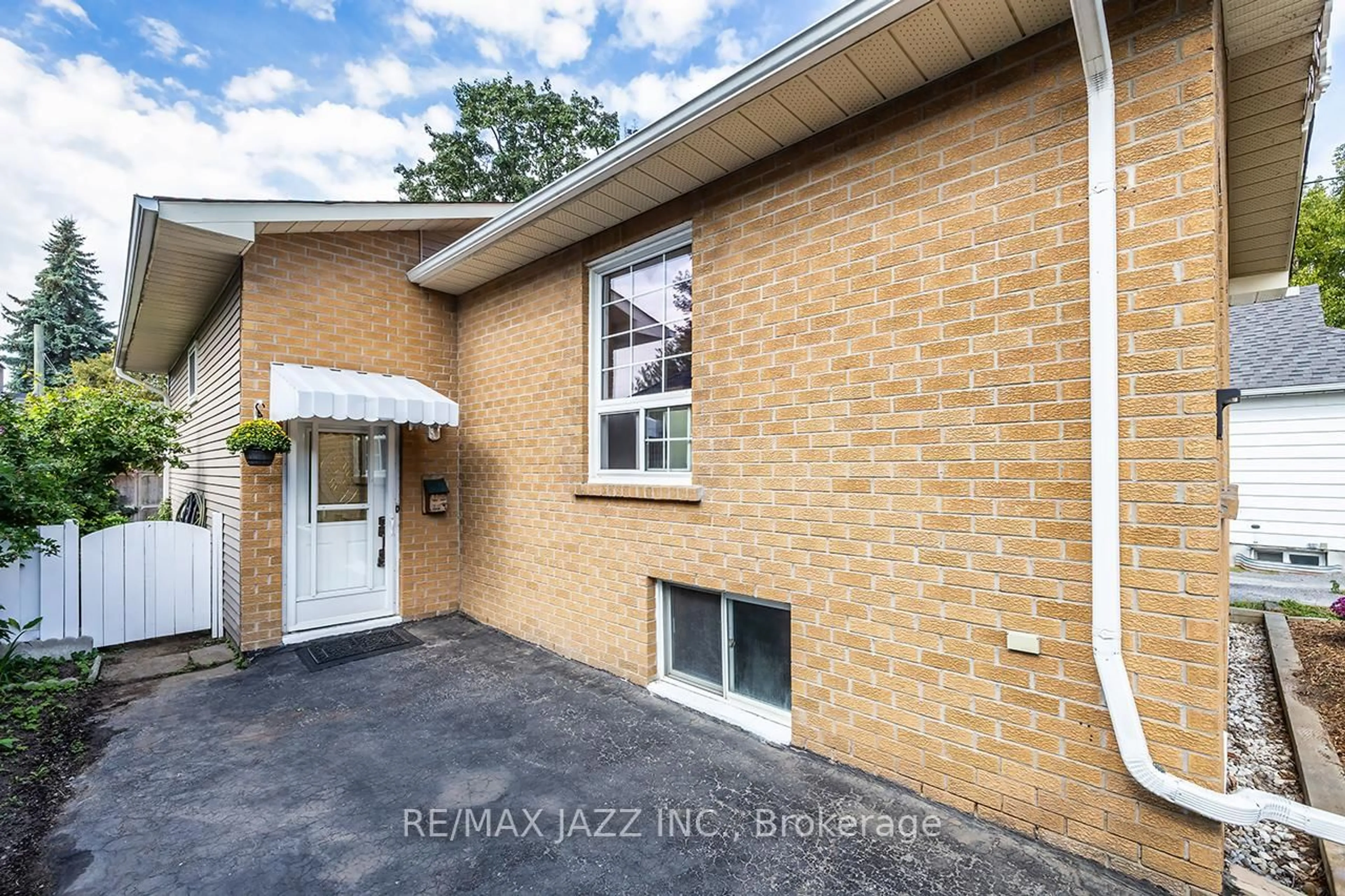 Home with brick exterior material, street for 356 Verdun Rd, Oshawa Ontario L1H 5T5