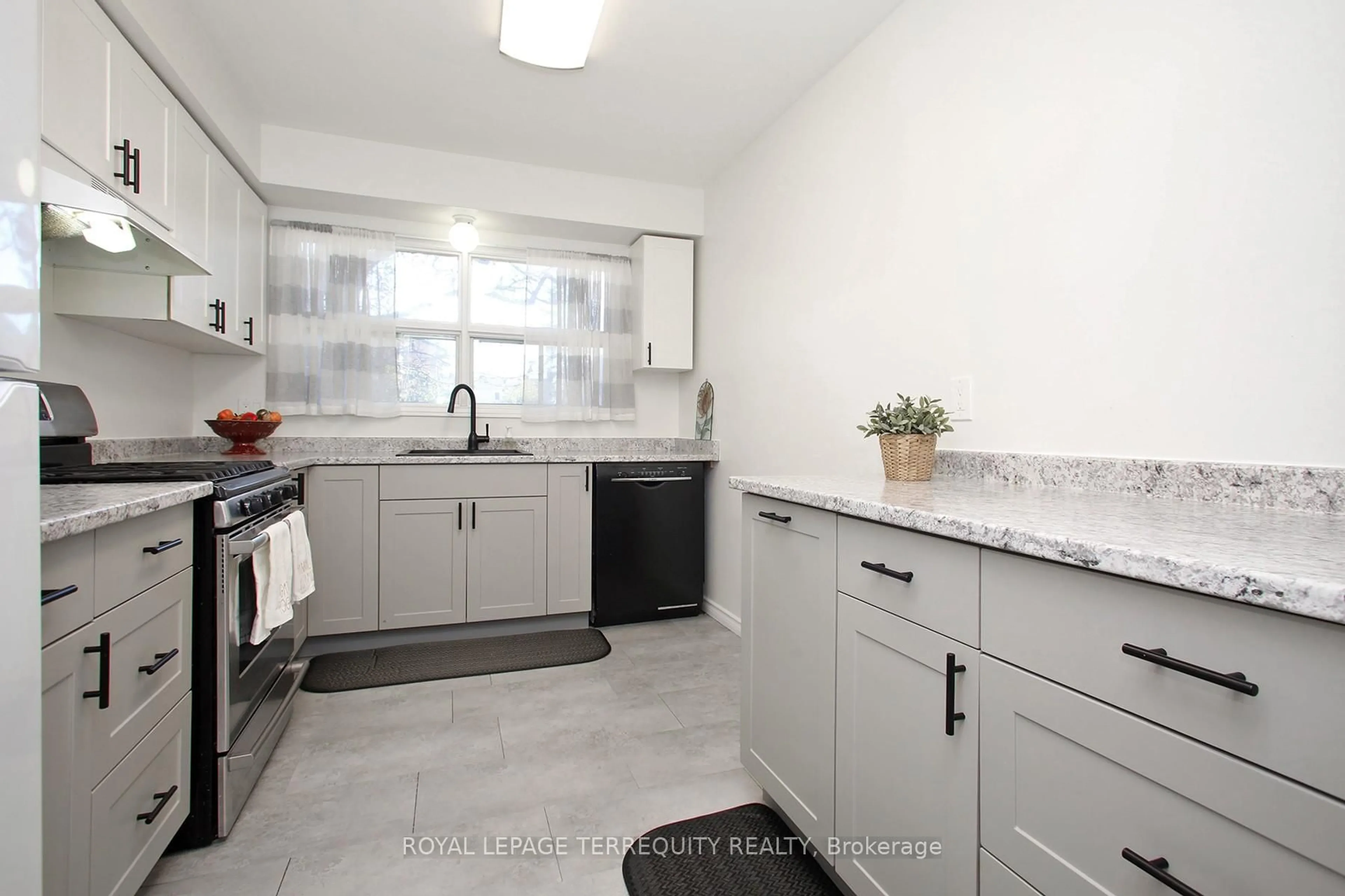 Standard kitchen, ceramic/tile floor for 87 Andrea Rd, Ajax Ontario L1S 3W1