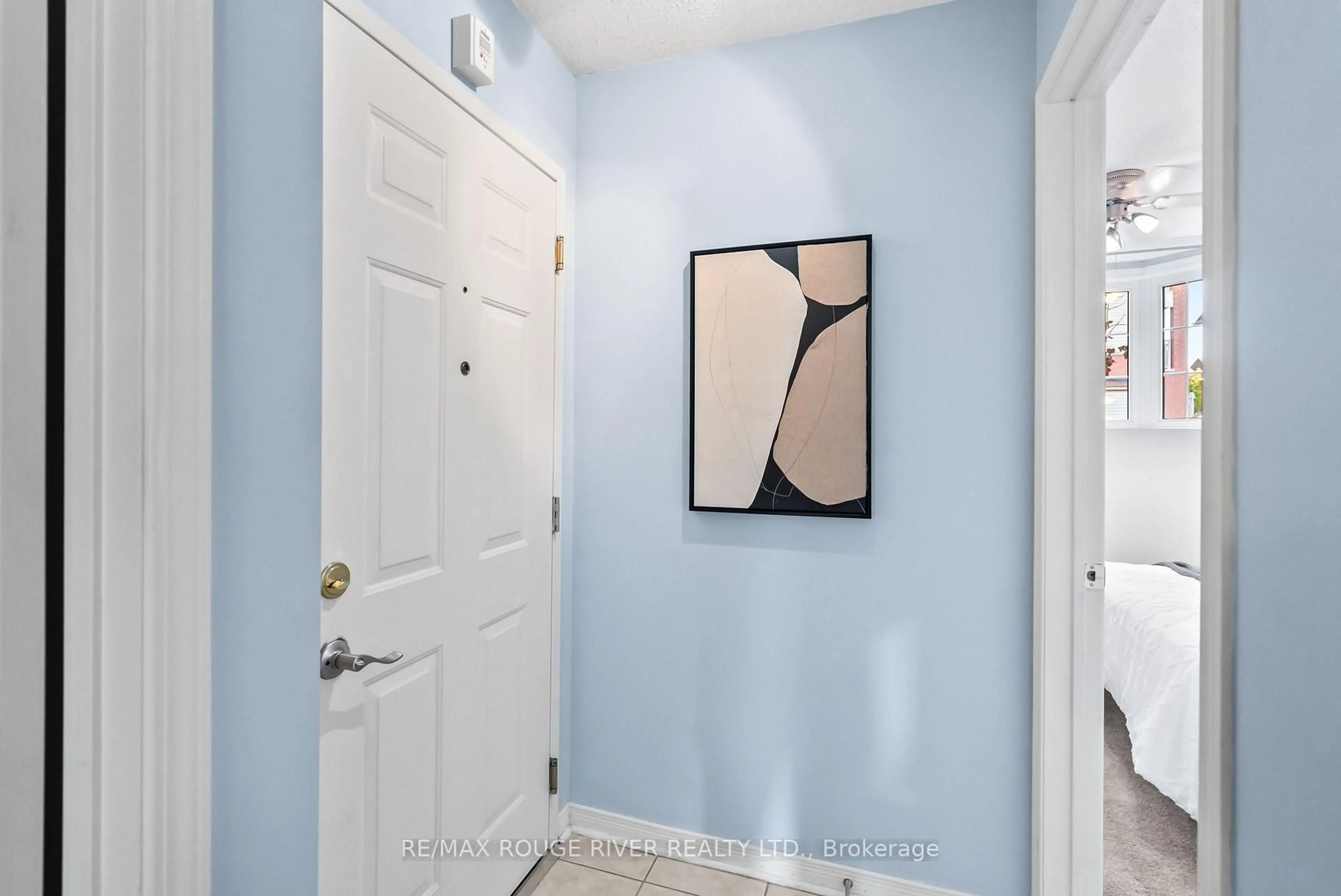 Indoor entryway for 12 Petra Way #1, Whitby Ontario L1R 0A6
