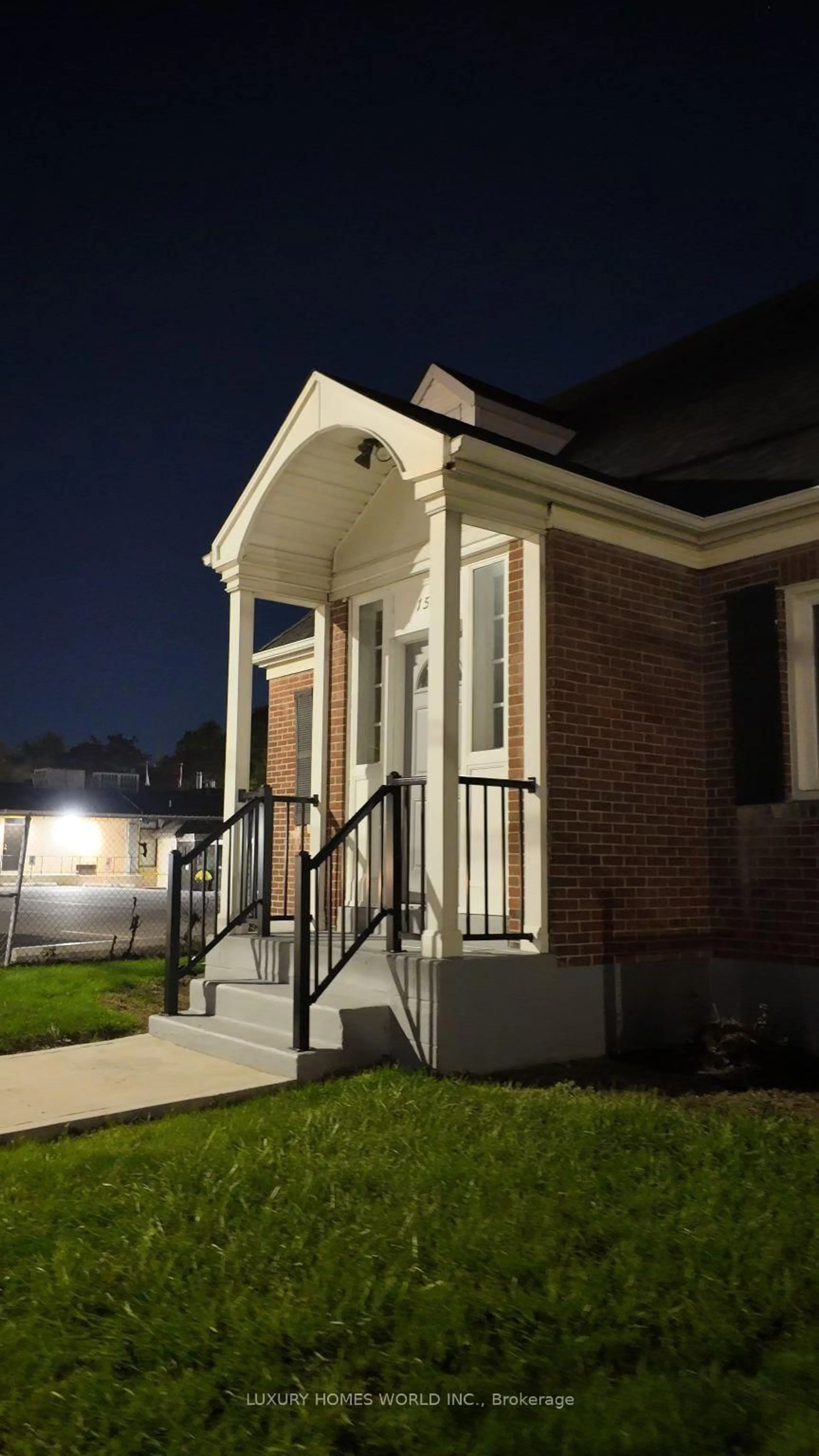 Home with brick exterior material, street for 157 Centre St, Oshawa Ontario L1H 4A5