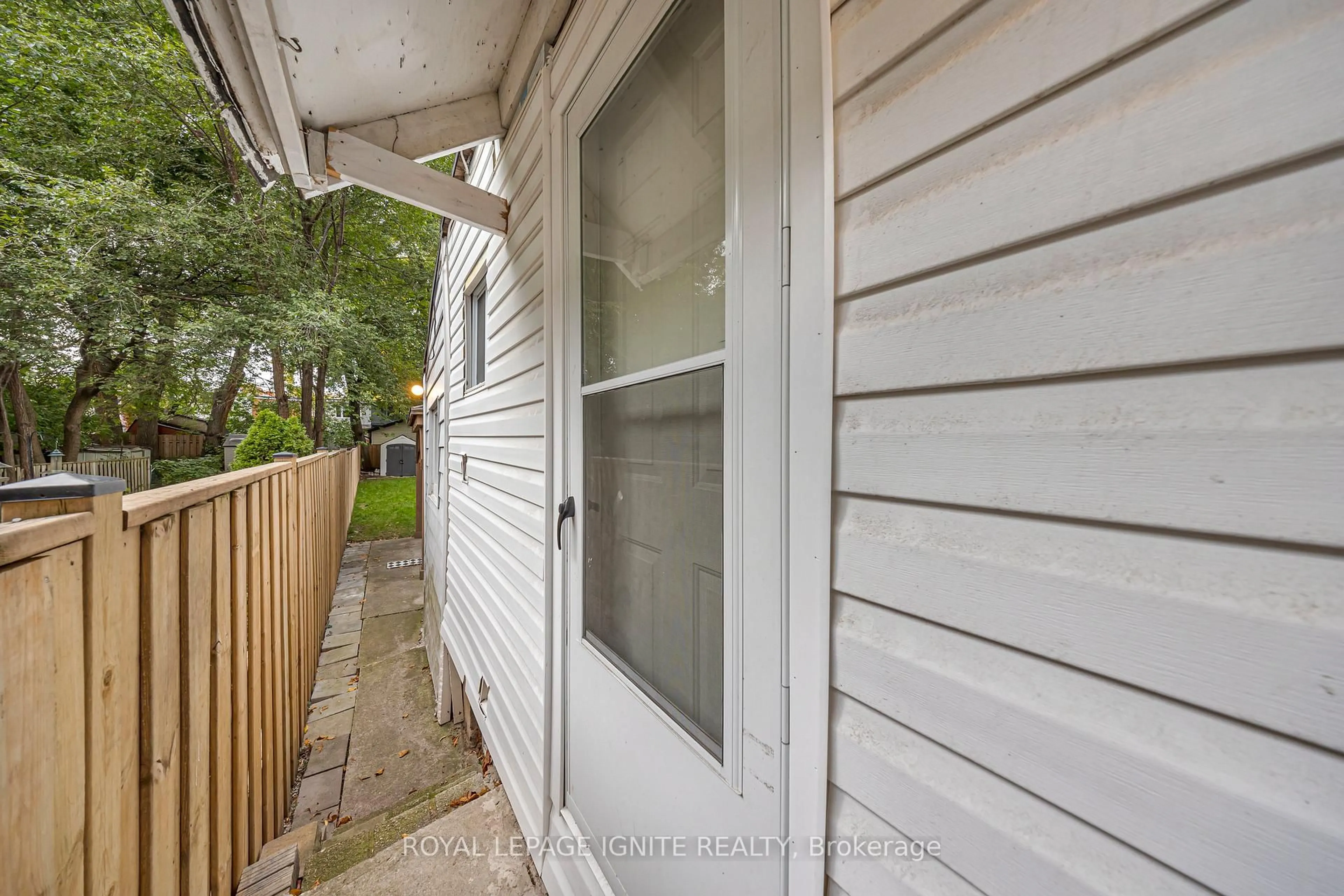 Unknown for 148 Barrington Ave, Toronto Ontario M4C 4Z2