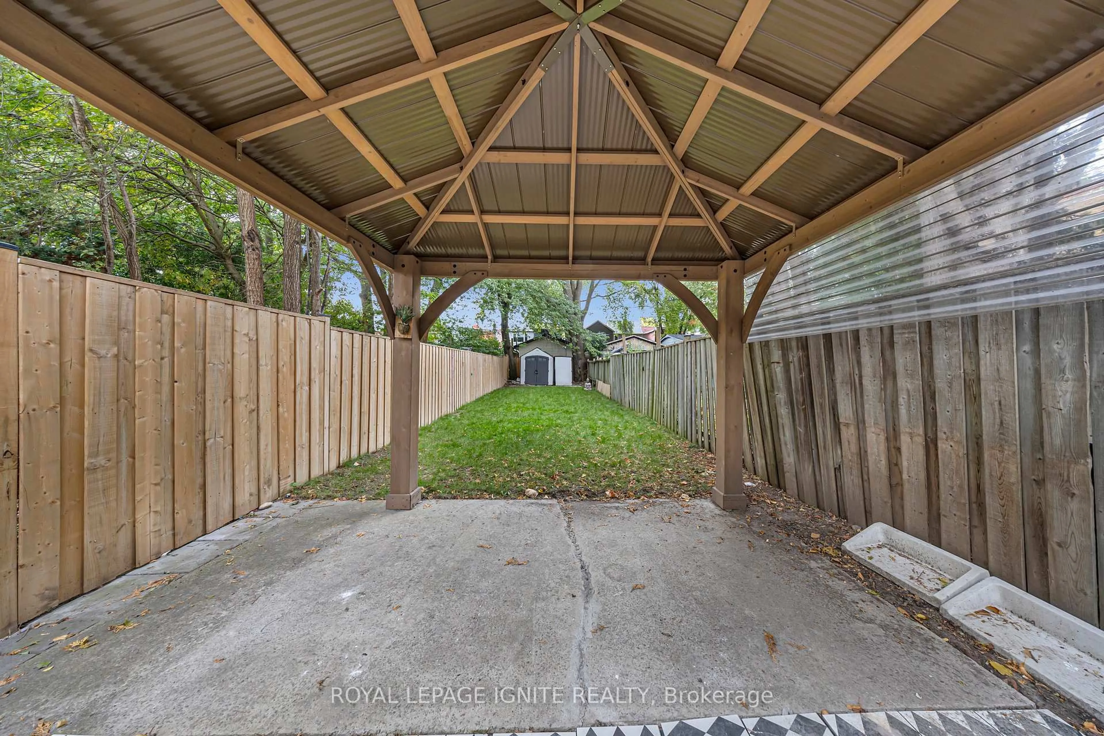 Patio, street for 148 Barrington Ave, Toronto Ontario M4C 4Z2