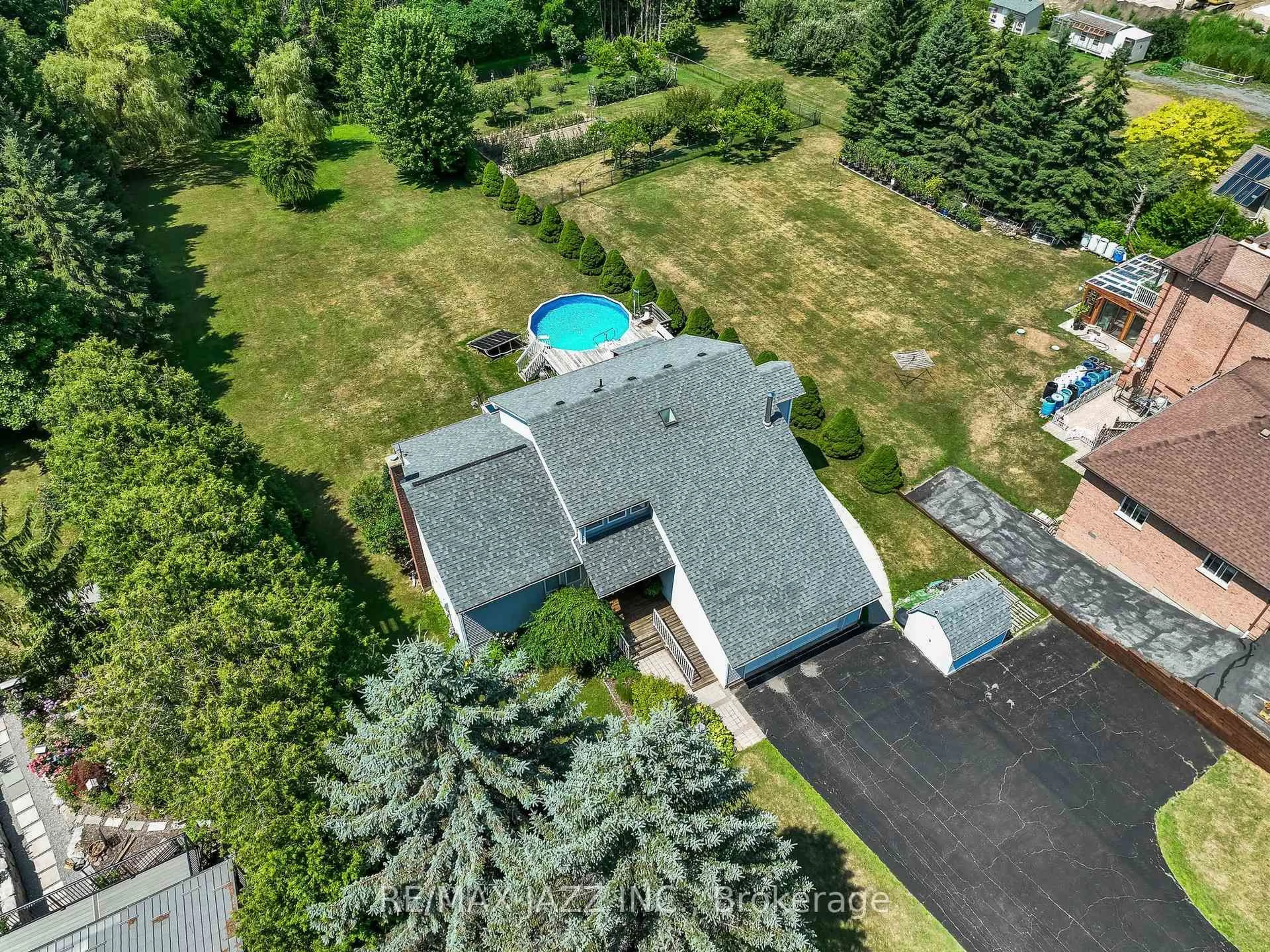 A pic from outside/outdoor area/front of a property/back of a property/a pic from drone, unknown for 4534 Trulls Rd, Clarington Ontario L0B 1J0