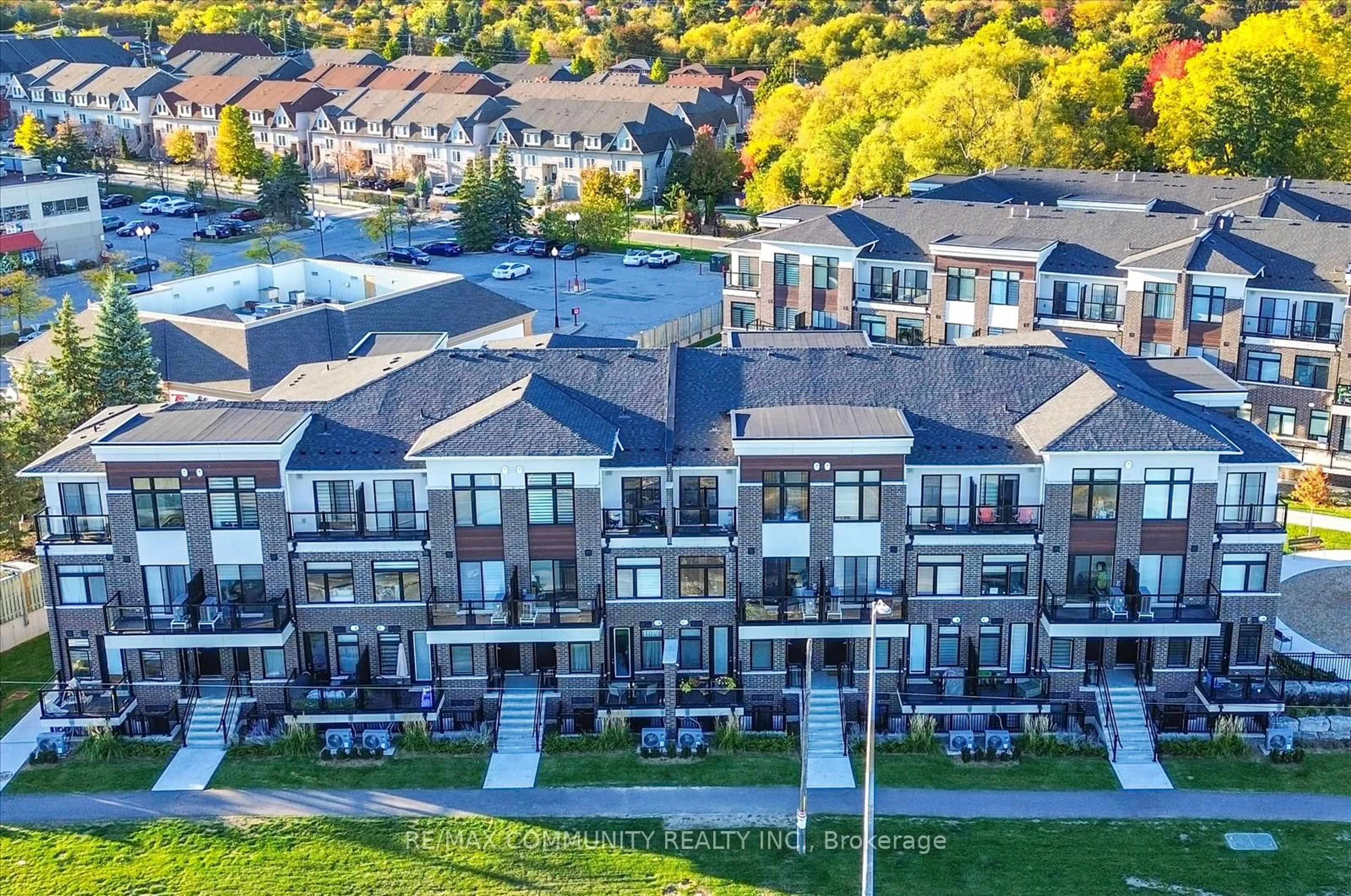 A pic from outside/outdoor area/front of a property/back of a property/a pic from drone, unknown for 755 Omega Dr #323, Pickering Ontario L1V 0H1