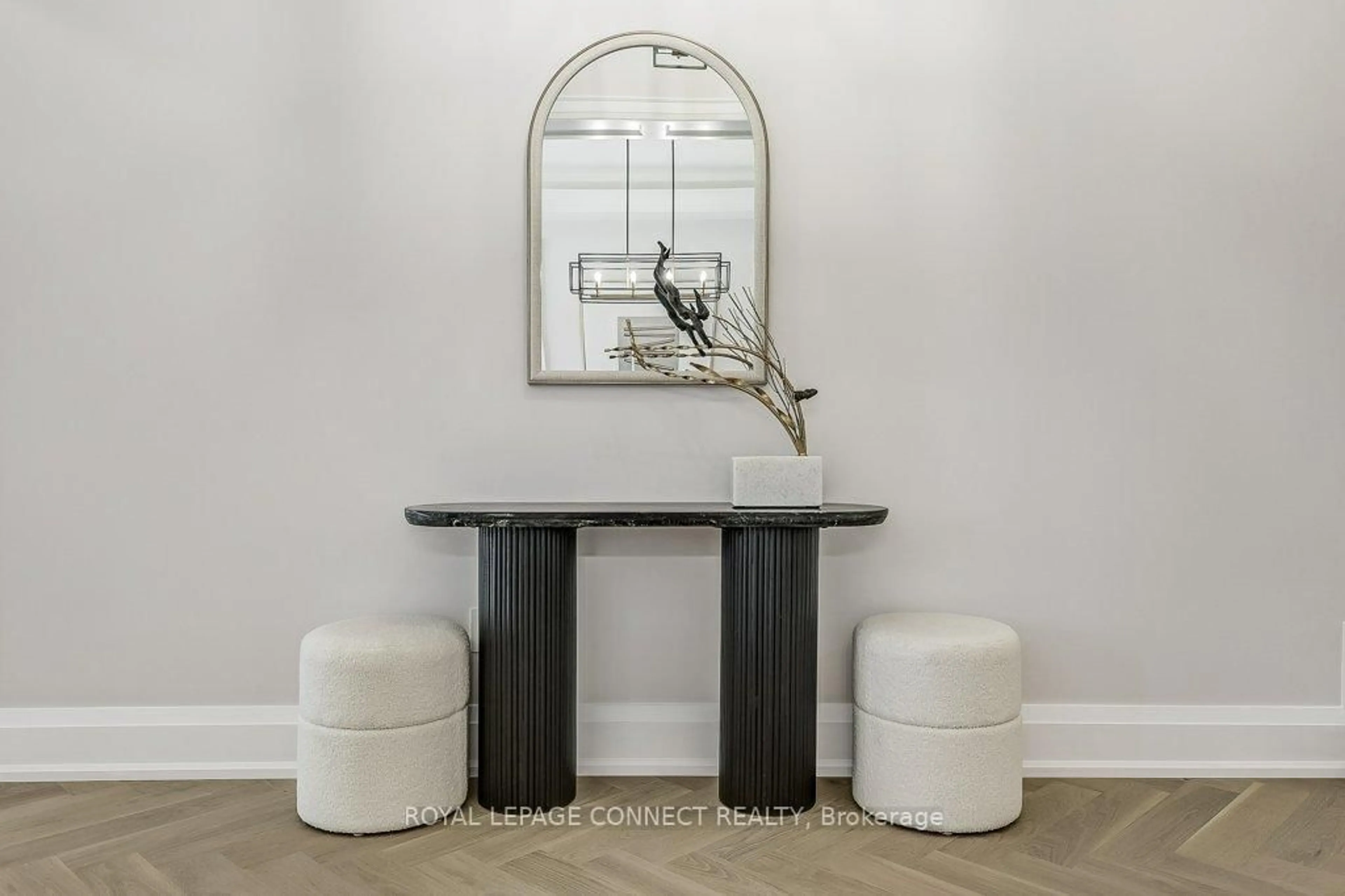 Indoor entryway for 393 Rosebank Rd, Pickering Ontario L1W 2N3