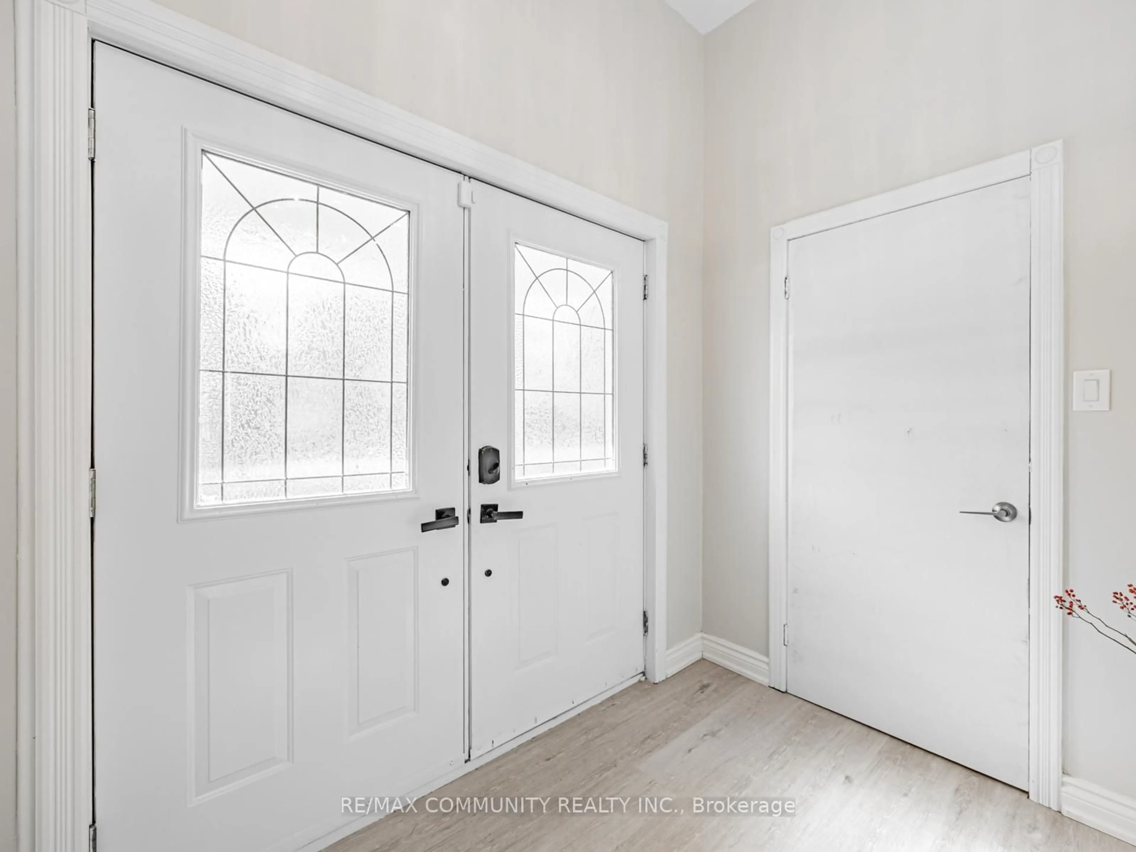 Indoor entryway for 122 Bryant Rd, Ajax Ontario L1S 2Y8