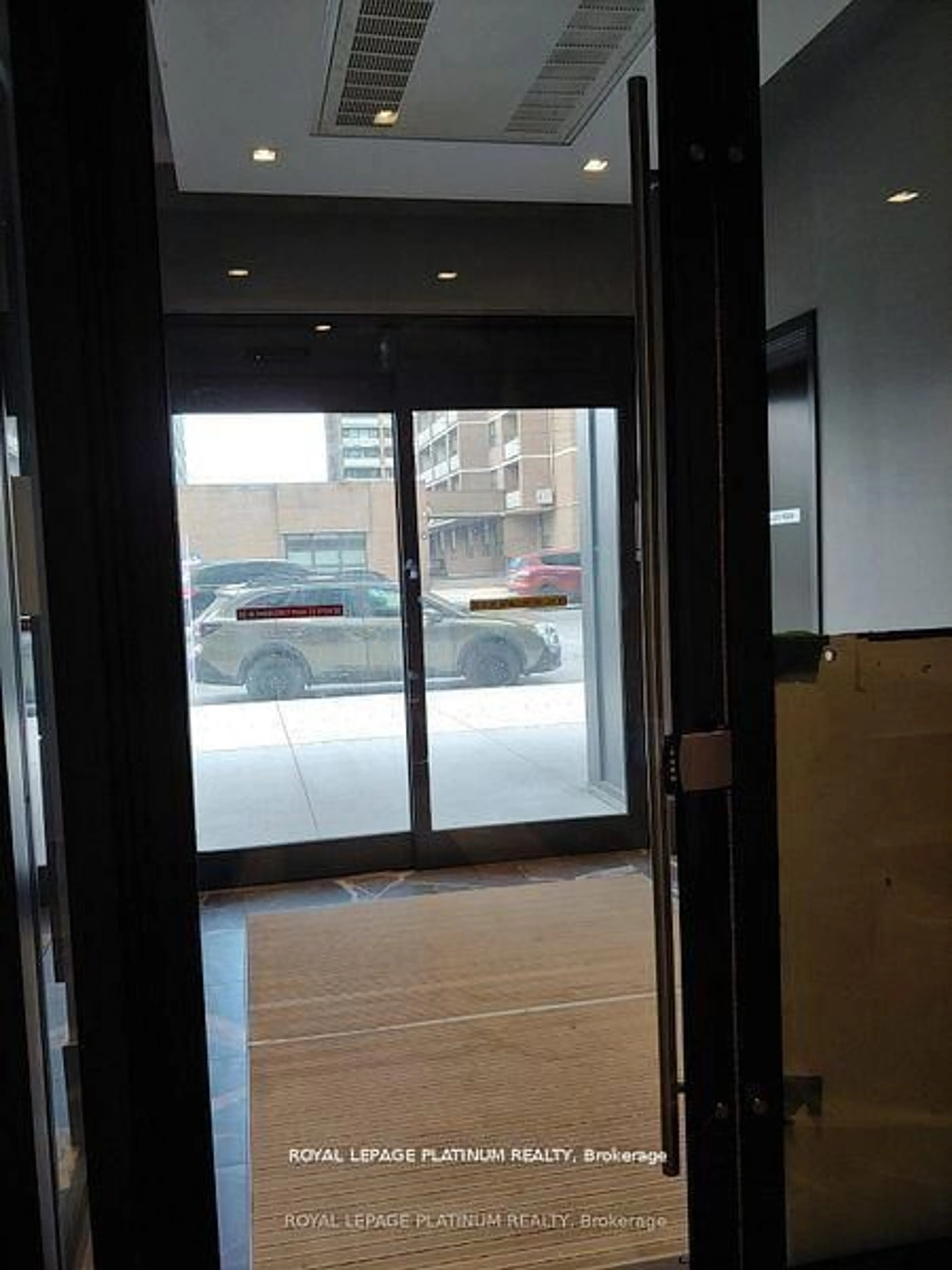 Indoor foyer for 286 Main St #1206, Toronto Ontario M4C 0B3