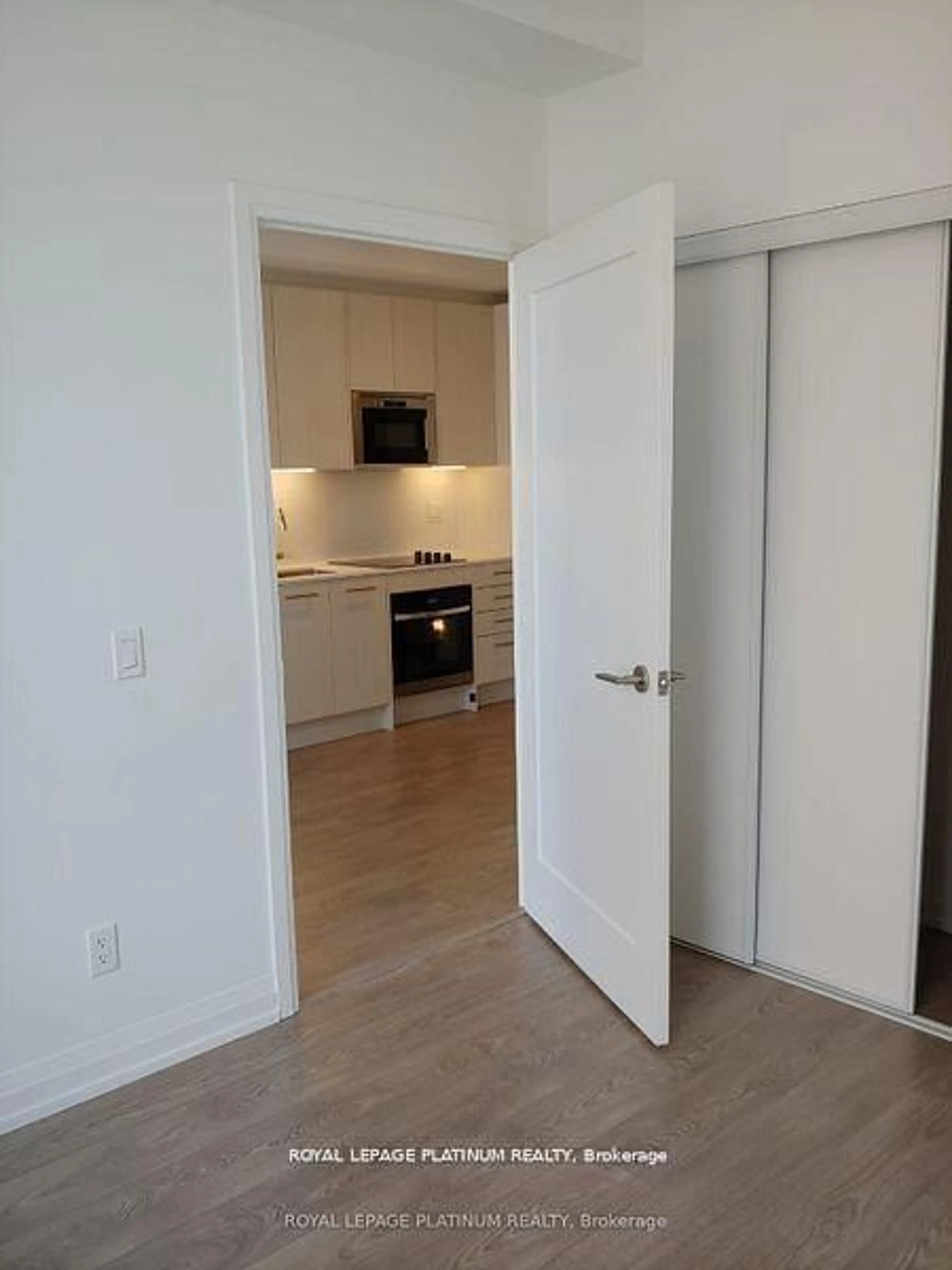 A pic of a room for 286 Main St #1206, Toronto Ontario M4C 0B3