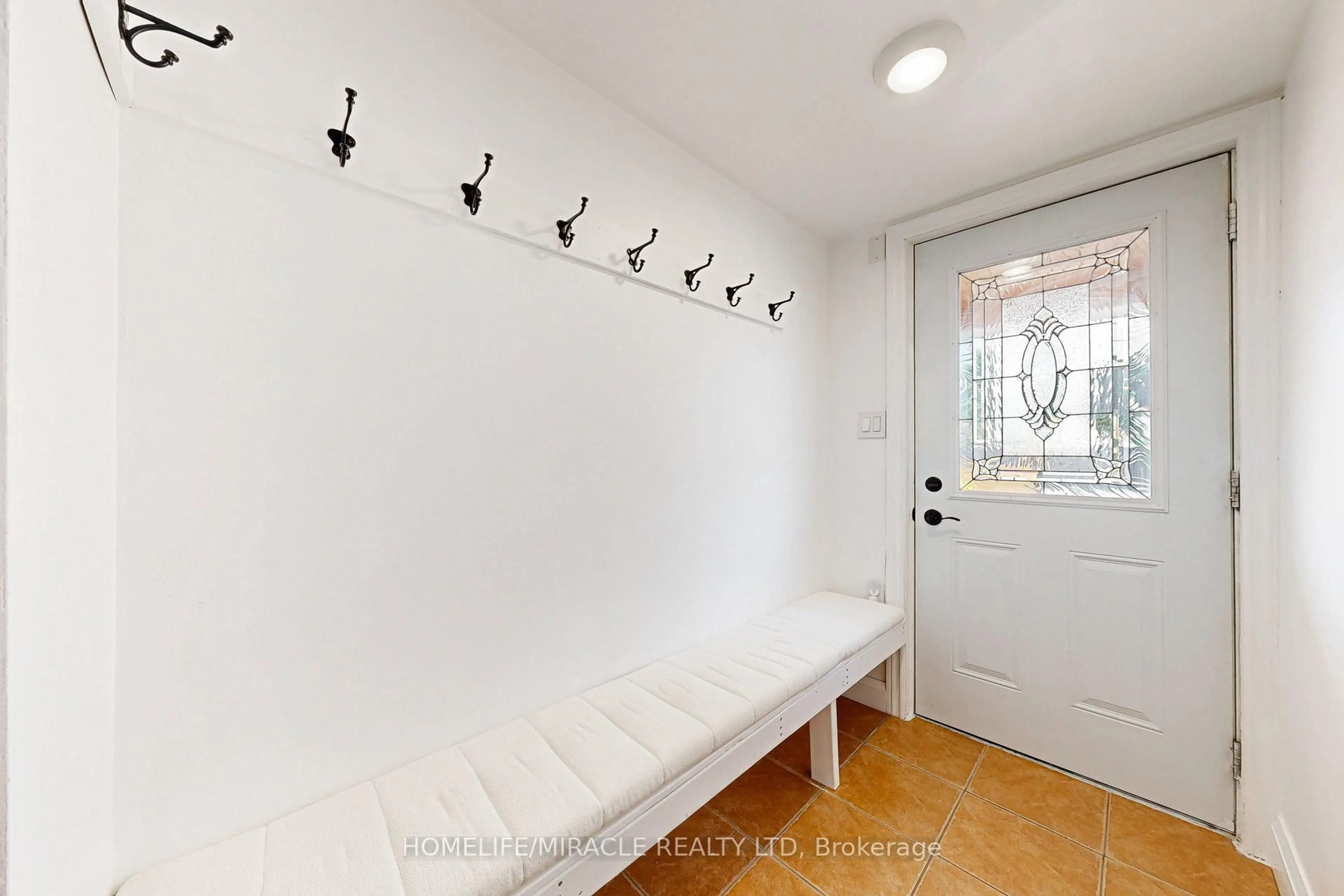 Indoor entryway for 590 Jones Ave, Toronto Ontario M4J 3H3