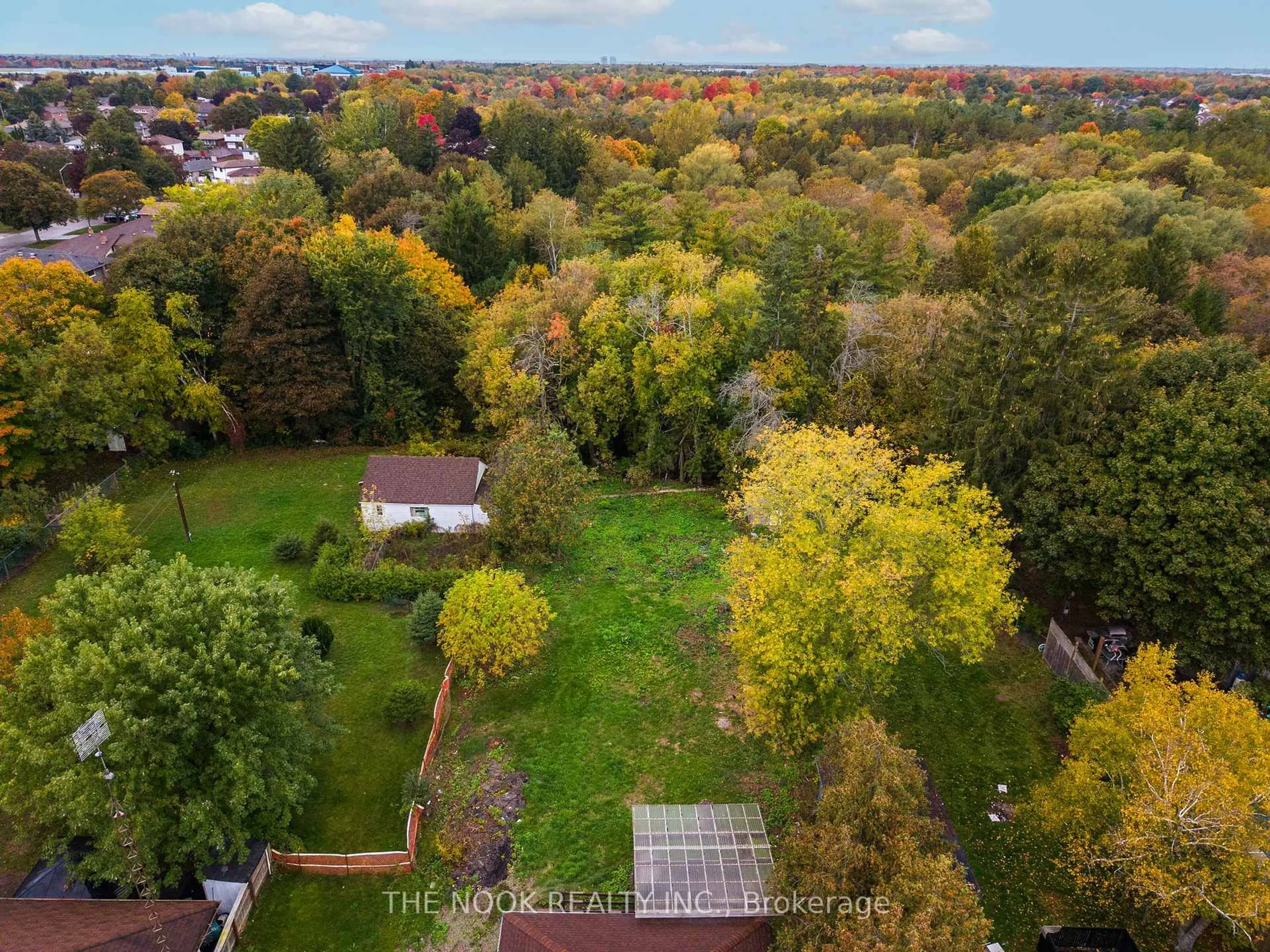 A pic from outside/outdoor area/front of a property/back of a property/a pic from drone, forest/trees view for 1496 Simcoe St, Oshawa Ontario L1G 4X7