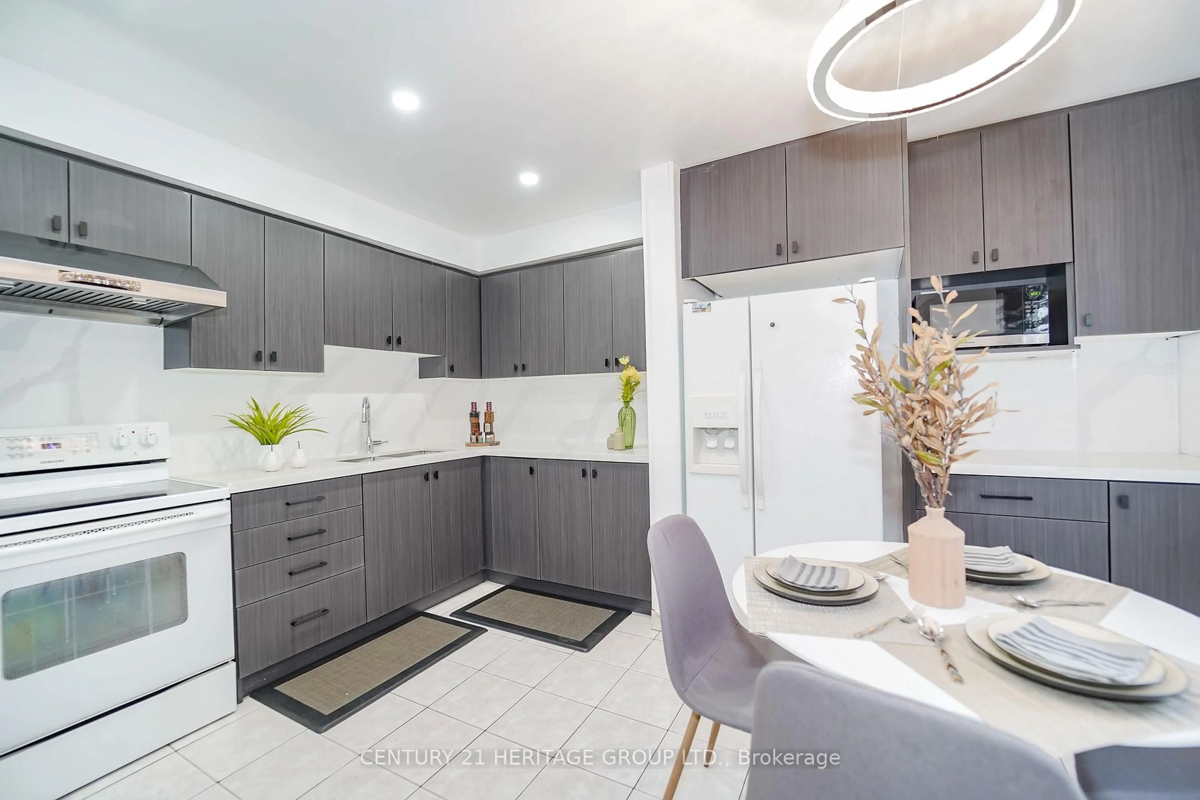 Contemporary kitchen, ceramic/tile floor for 90 Wingarden Crt #176, Toronto Ontario M1B 2K3