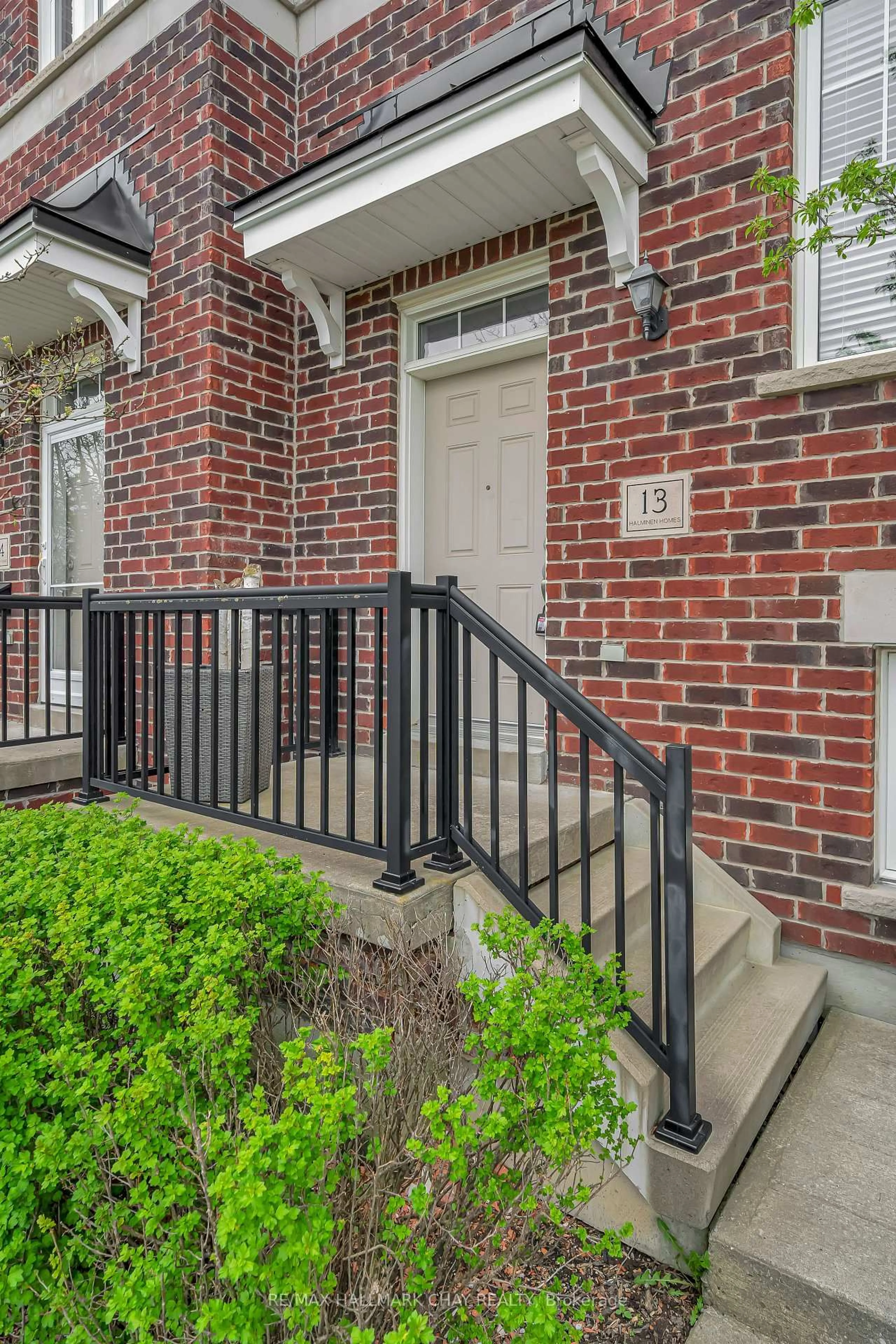 Home with brick exterior material, street for 571 Longworth Ave #13, Clarington Ontario L1C 0H3