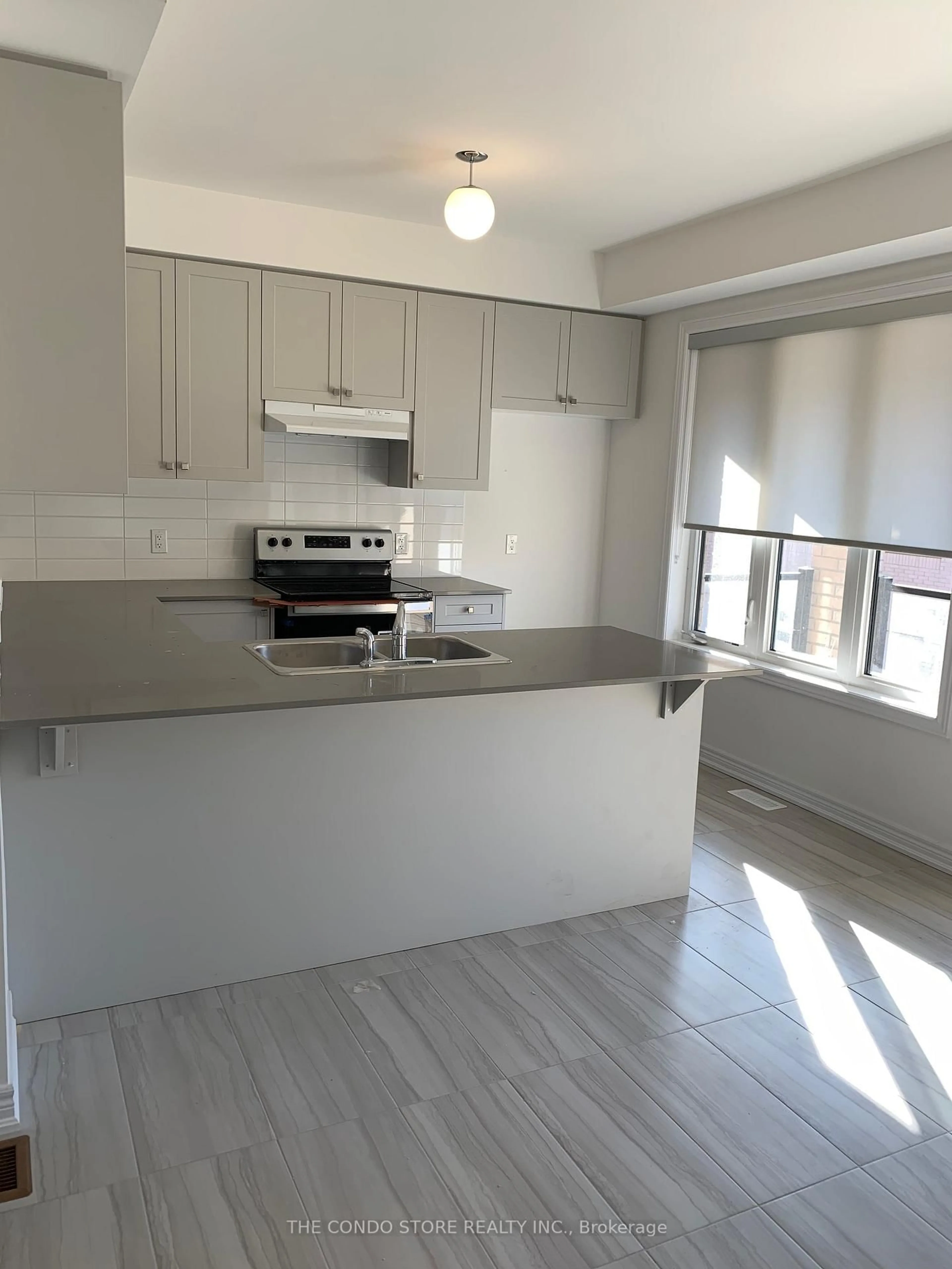 Unknown for 34 Dockside Way, Whitby Ontario L1N 0M6