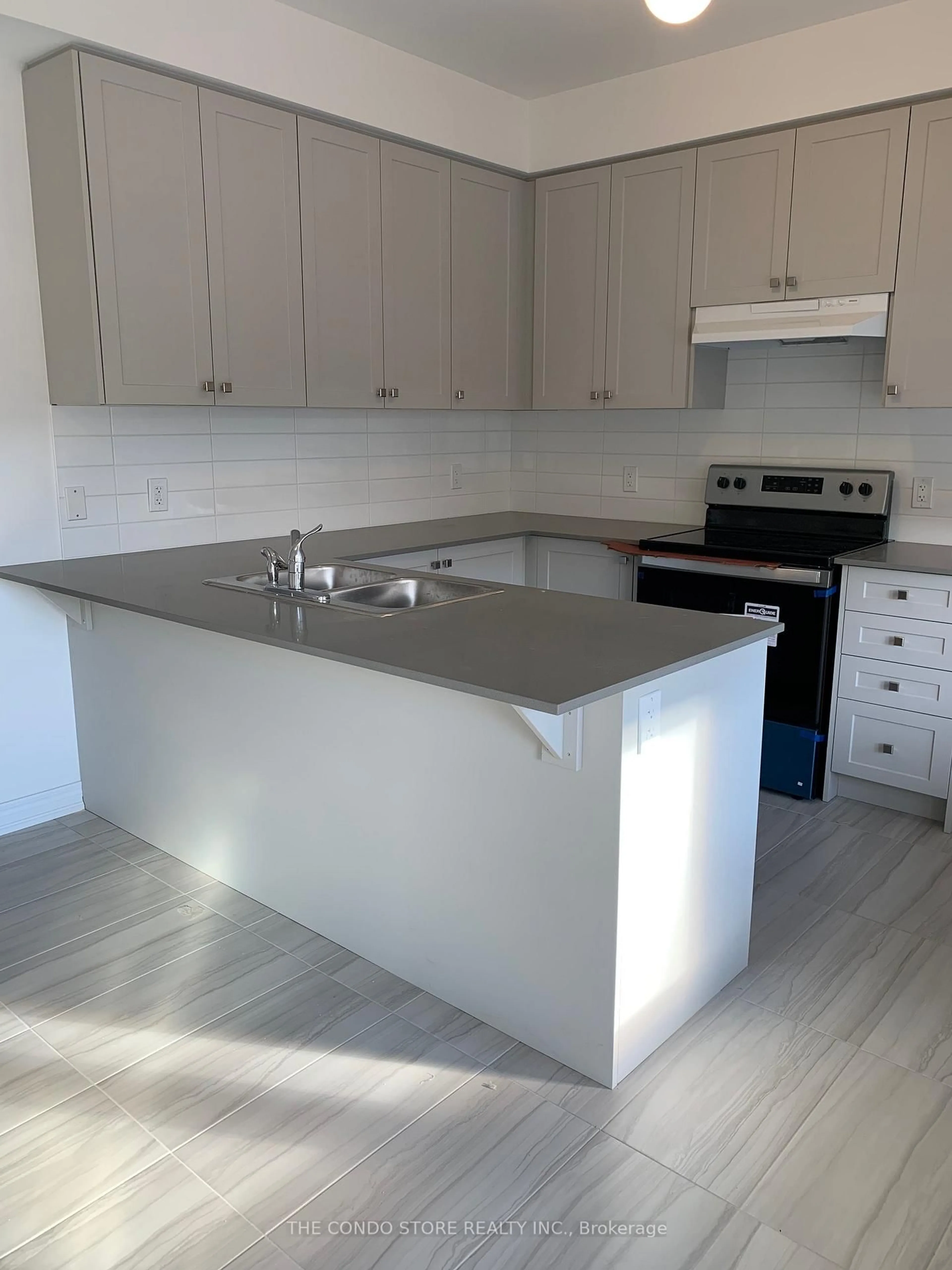 Open concept kitchen, unknown for 34 Dockside Way, Whitby Ontario L1N 0M6