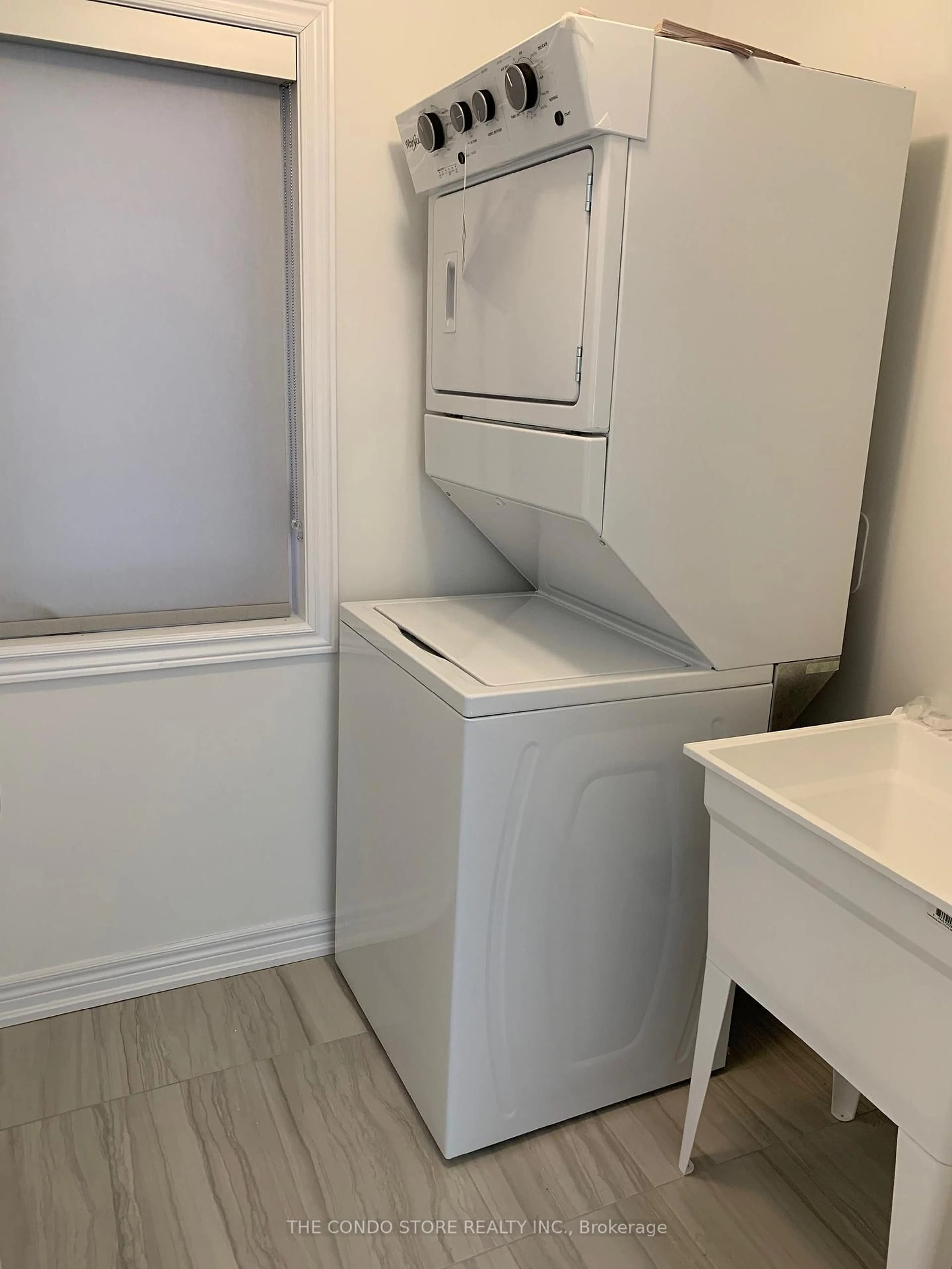 Laundry room for 34 Dockside Way, Whitby Ontario L1N 0M6