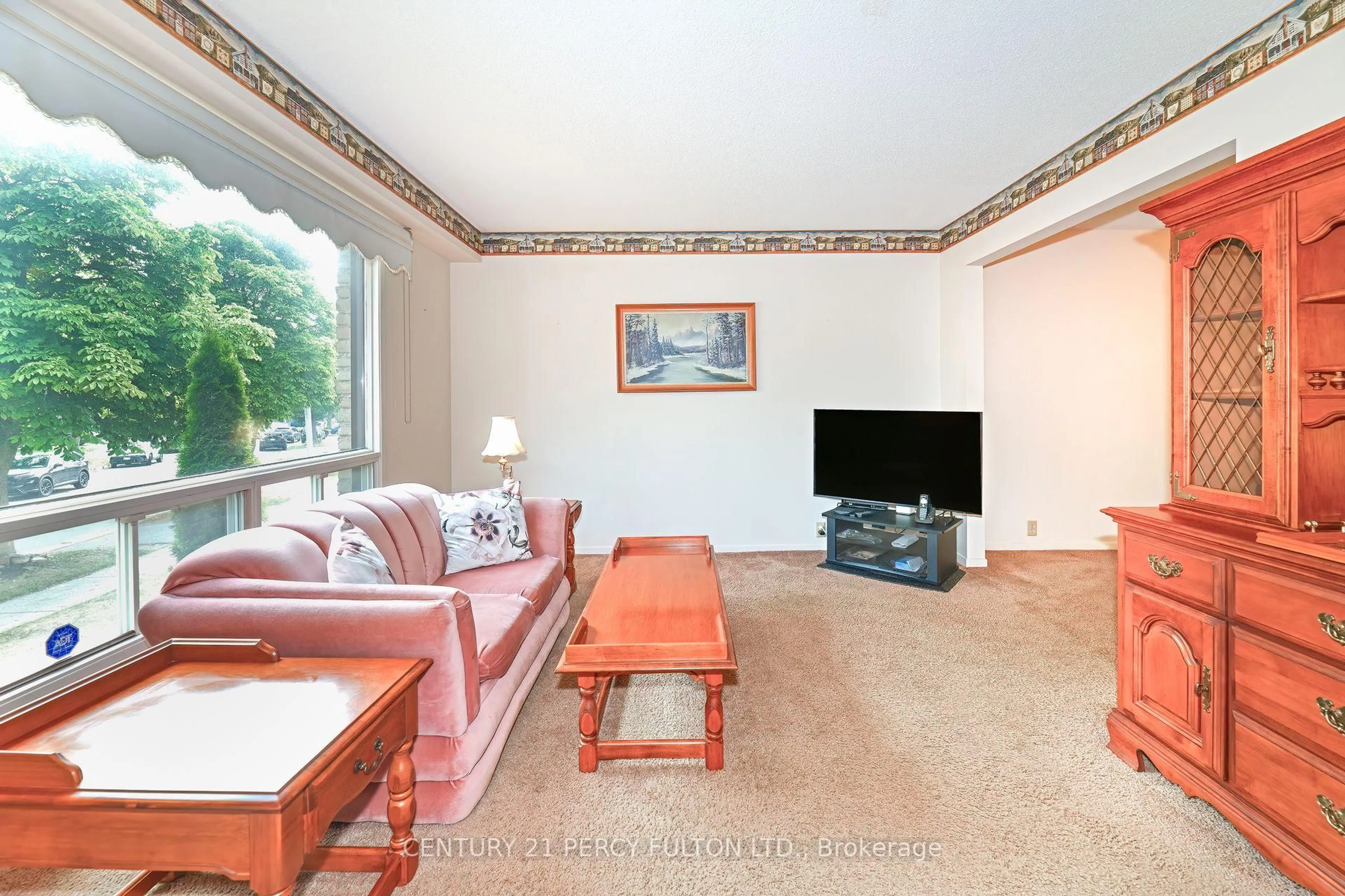 Living room with furniture, unknown for 74 John Stoner Dr, Toronto Ontario M1B 3A3