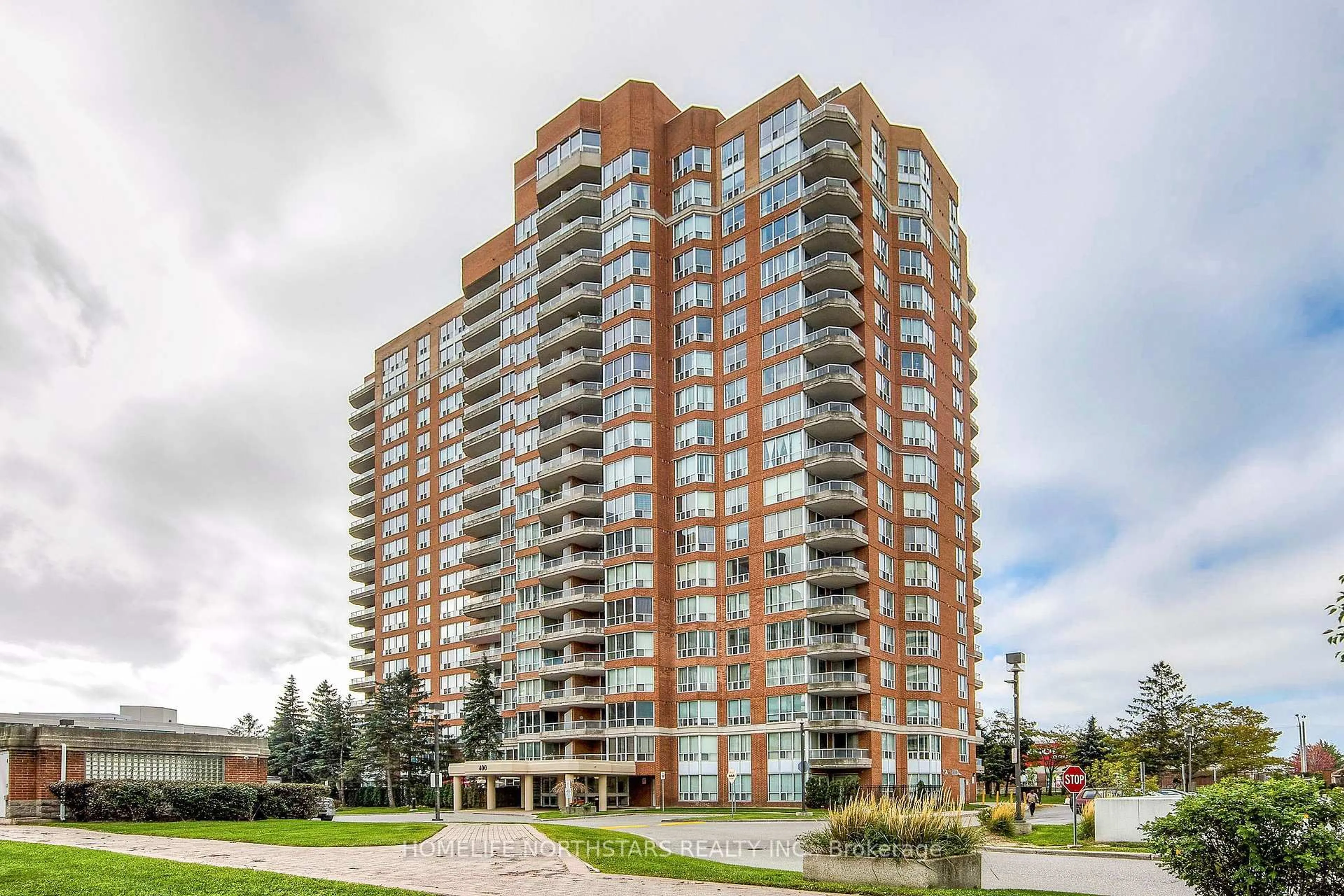 A pic from outside/outdoor area/front of a property/back of a property/a pic from drone, building for 400 Mclevin Ave #1001, Toronto Ontario M1B 5J4