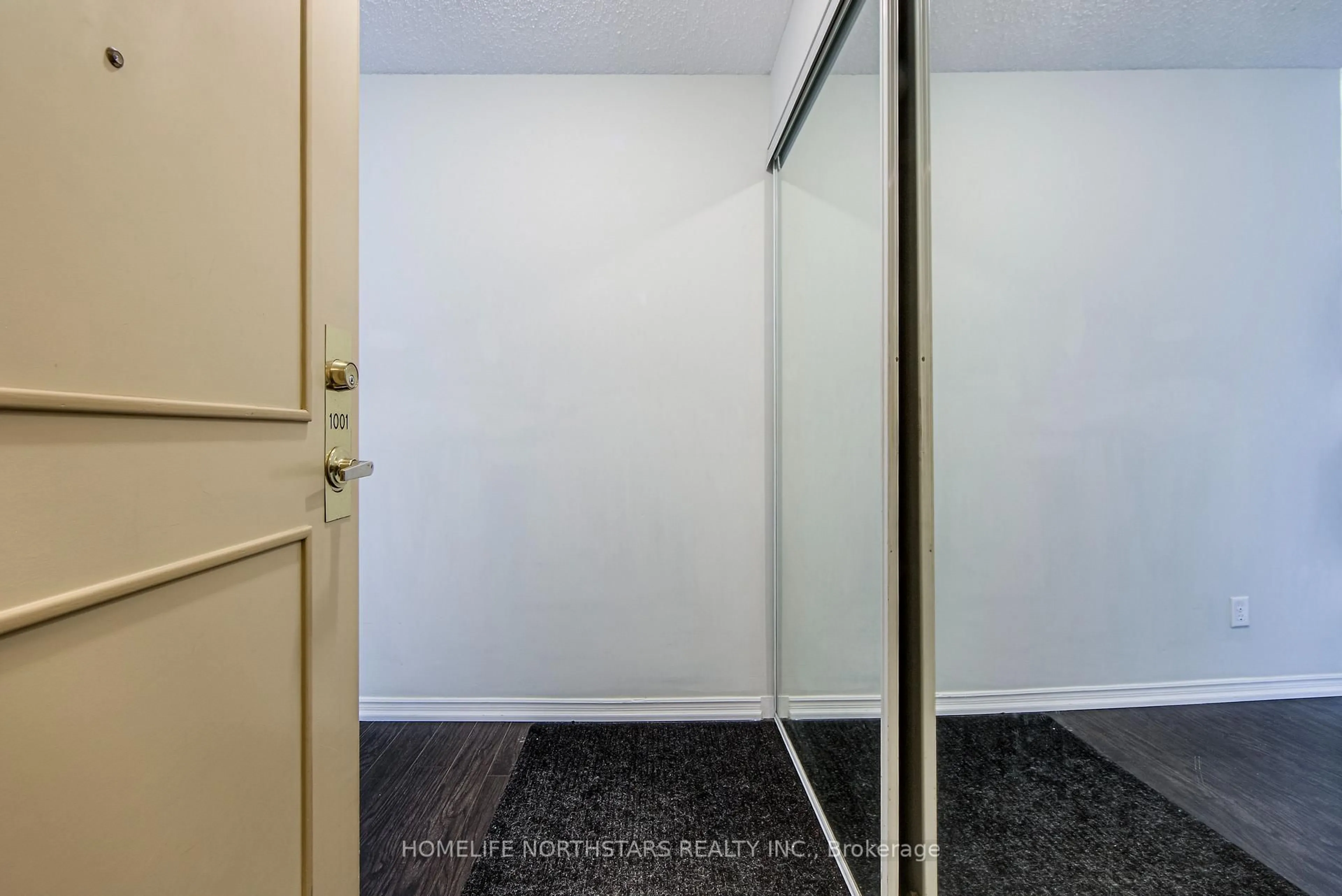 Storage room or clothes room or walk-in closet for 400 Mclevin Ave #1001, Toronto Ontario M1B 5J4