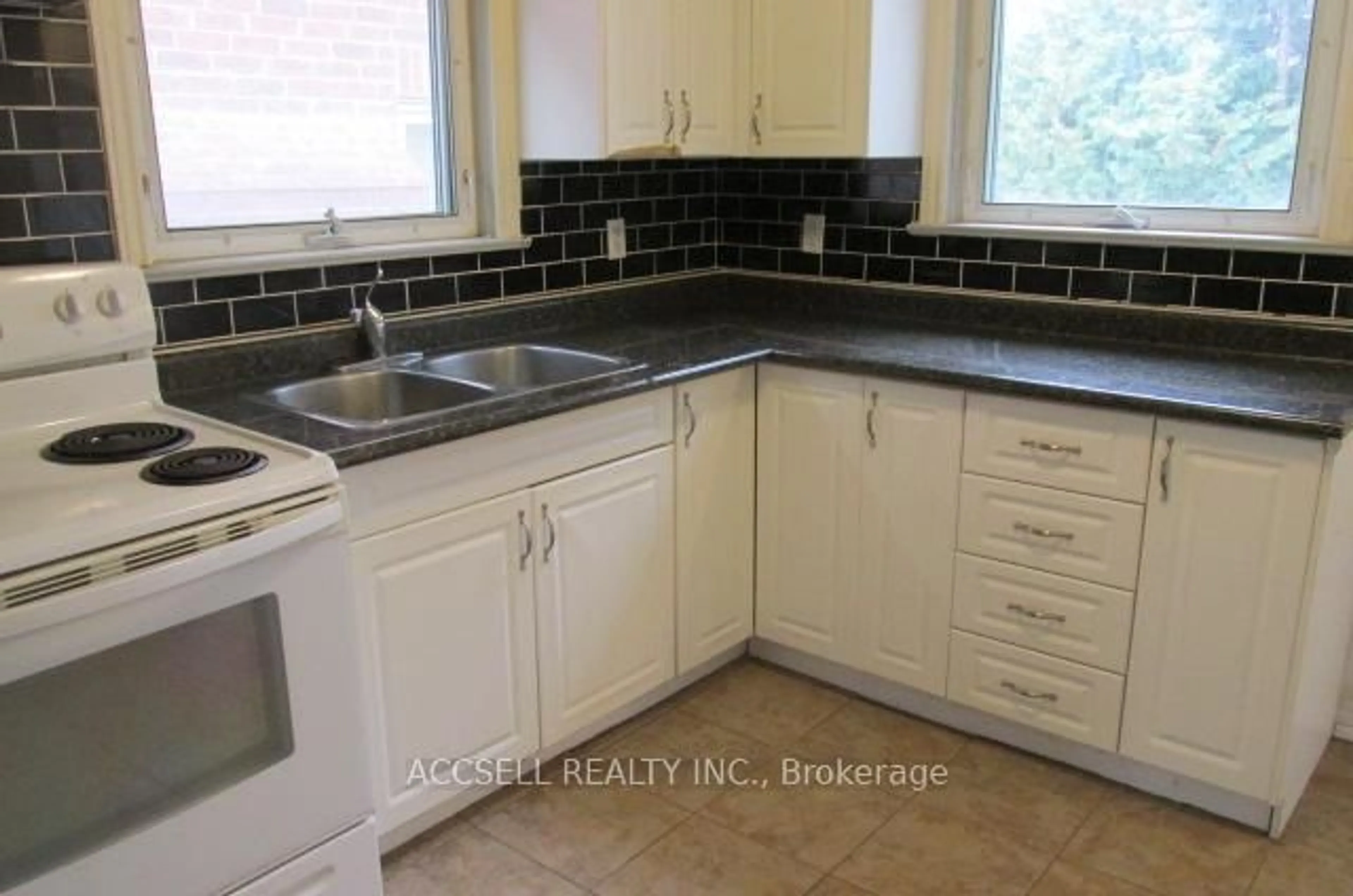 Standard kitchen, ceramic/tile floor for 44 Cotton Ave, Toronto Ontario M1K 1Z4