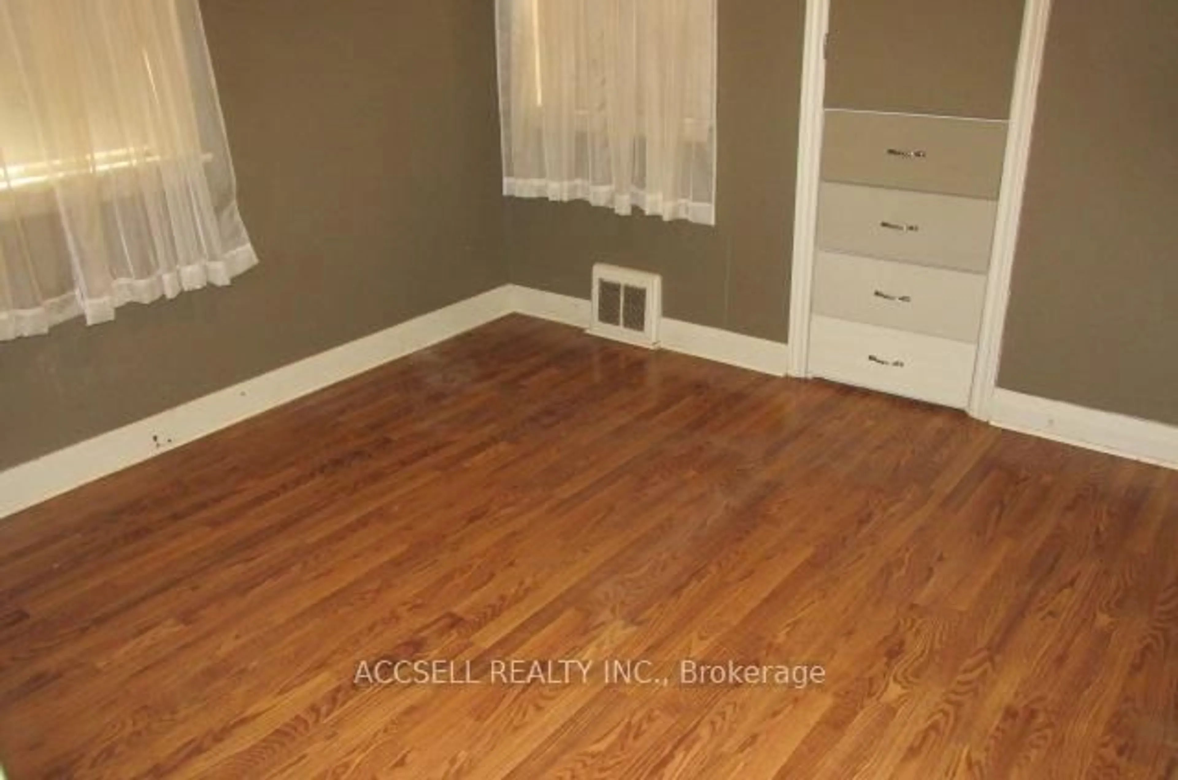 A pic of a room for 44 Cotton Ave, Toronto Ontario M1K 1Z4