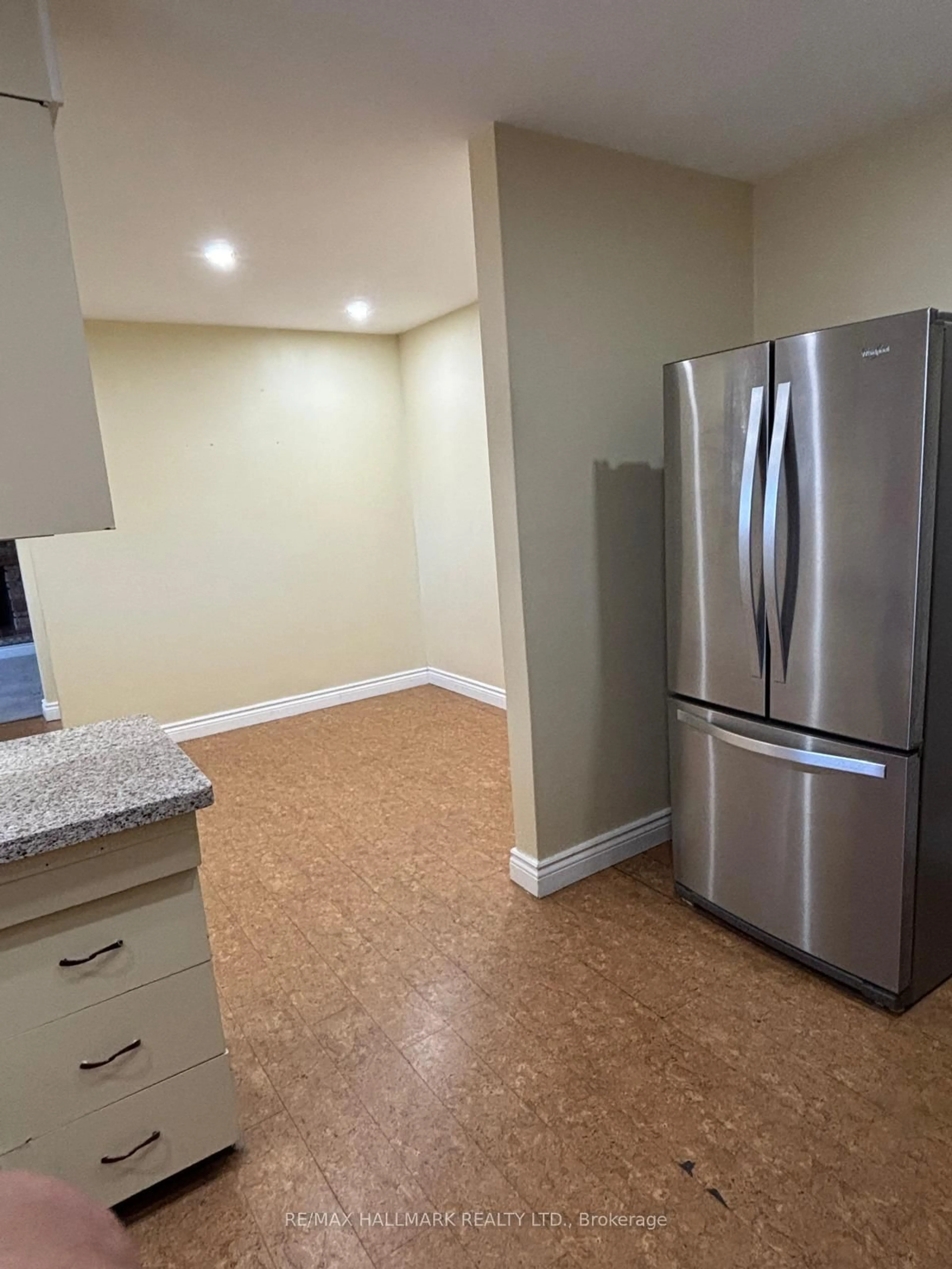 Unknown for 404 Glendale Ave, Oshawa Ontario L1J 3H8