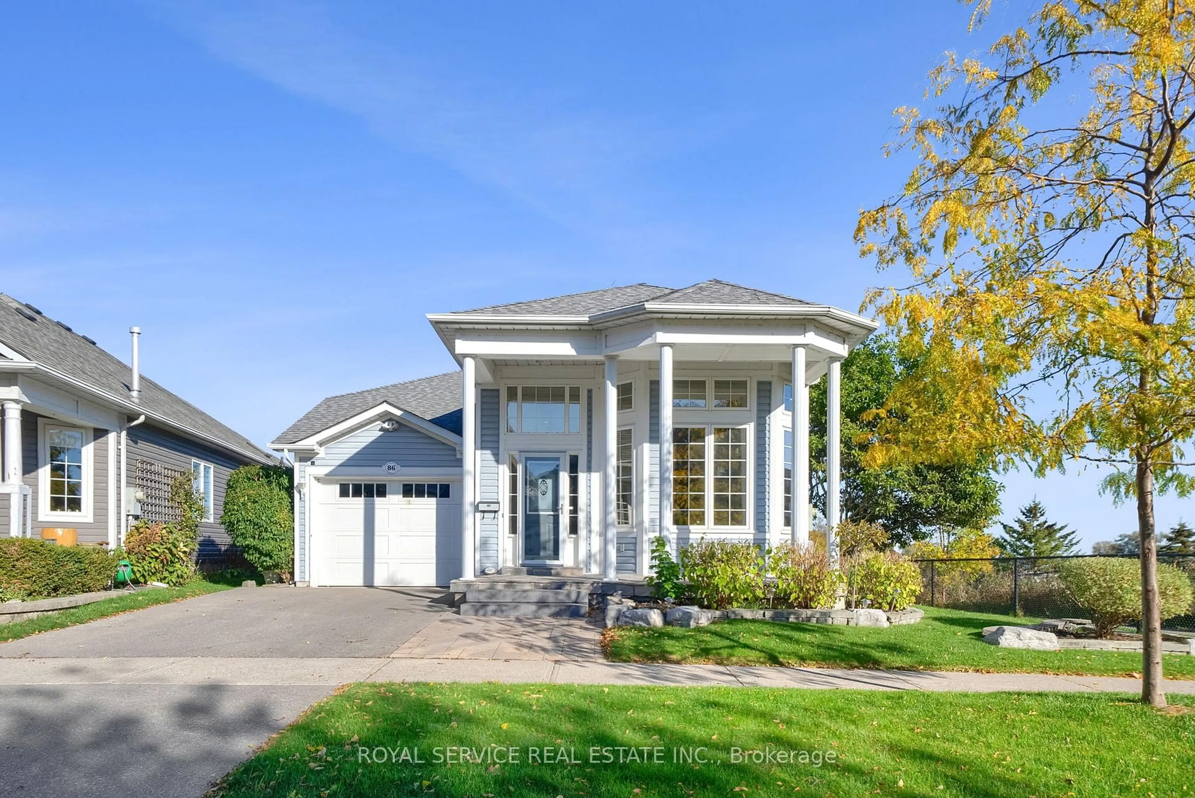 Home with vinyl exterior material, street for 86 Carveth Cres, Clarington Ontario L1B 1N4