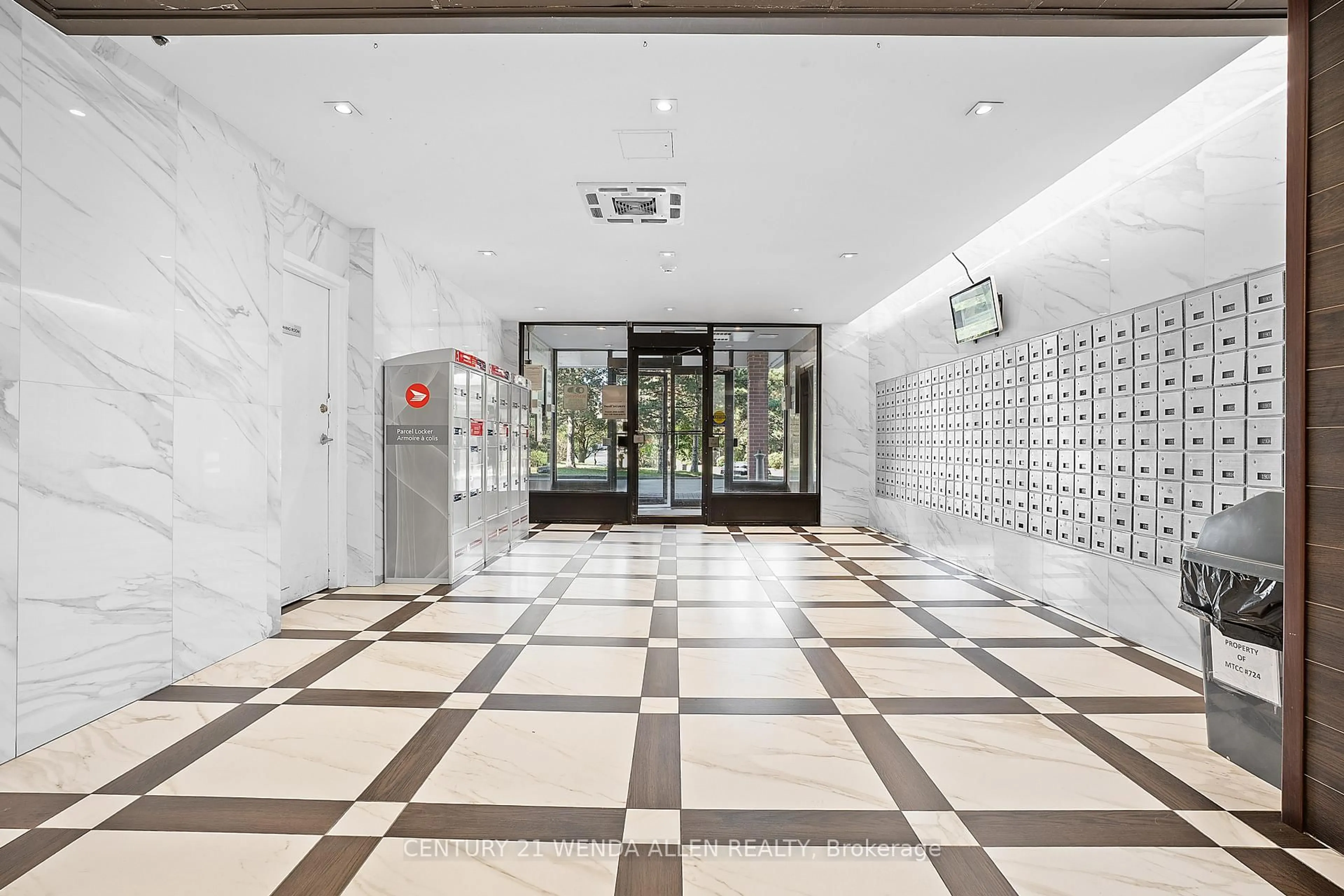 Indoor foyer for 100 Wingarden Crt #1507, Toronto Ontario M1B 2P4