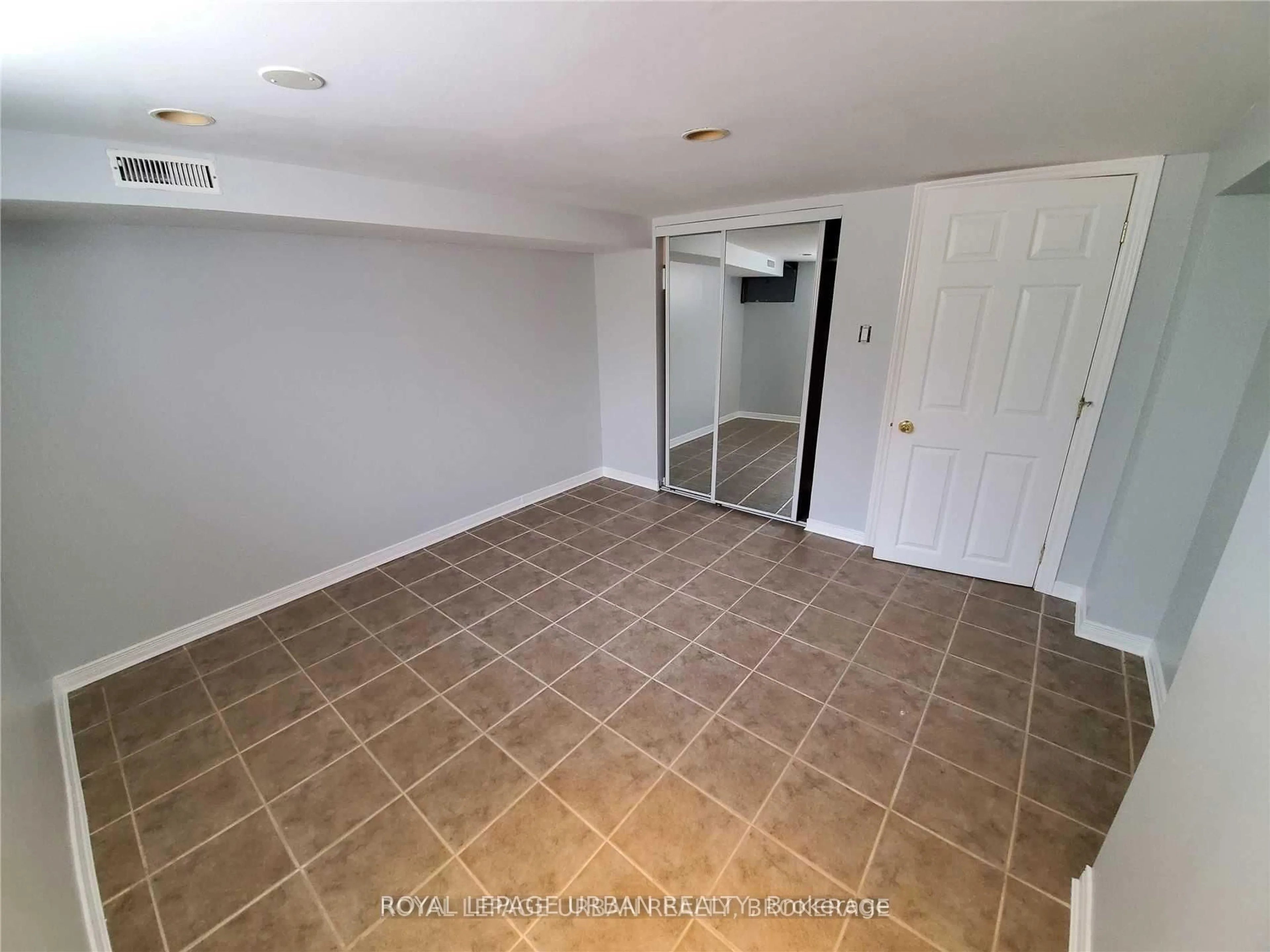 A pic of a room for 130 Yardley Ave, Toronto Ontario M4B 2B2