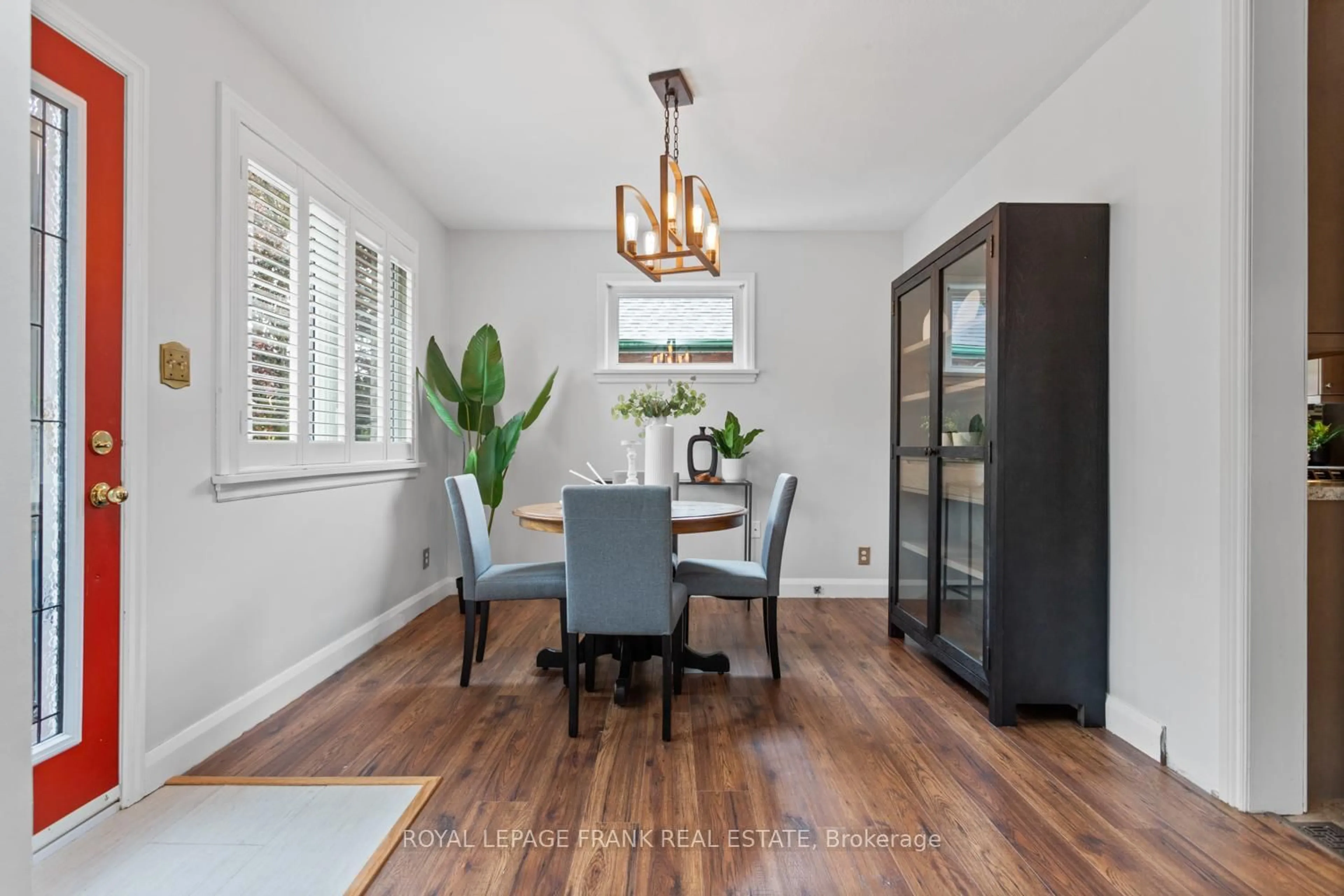 Dining room, wood/laminate floor for 234 Central Park Blvd, Oshawa Ontario L1H 5W8