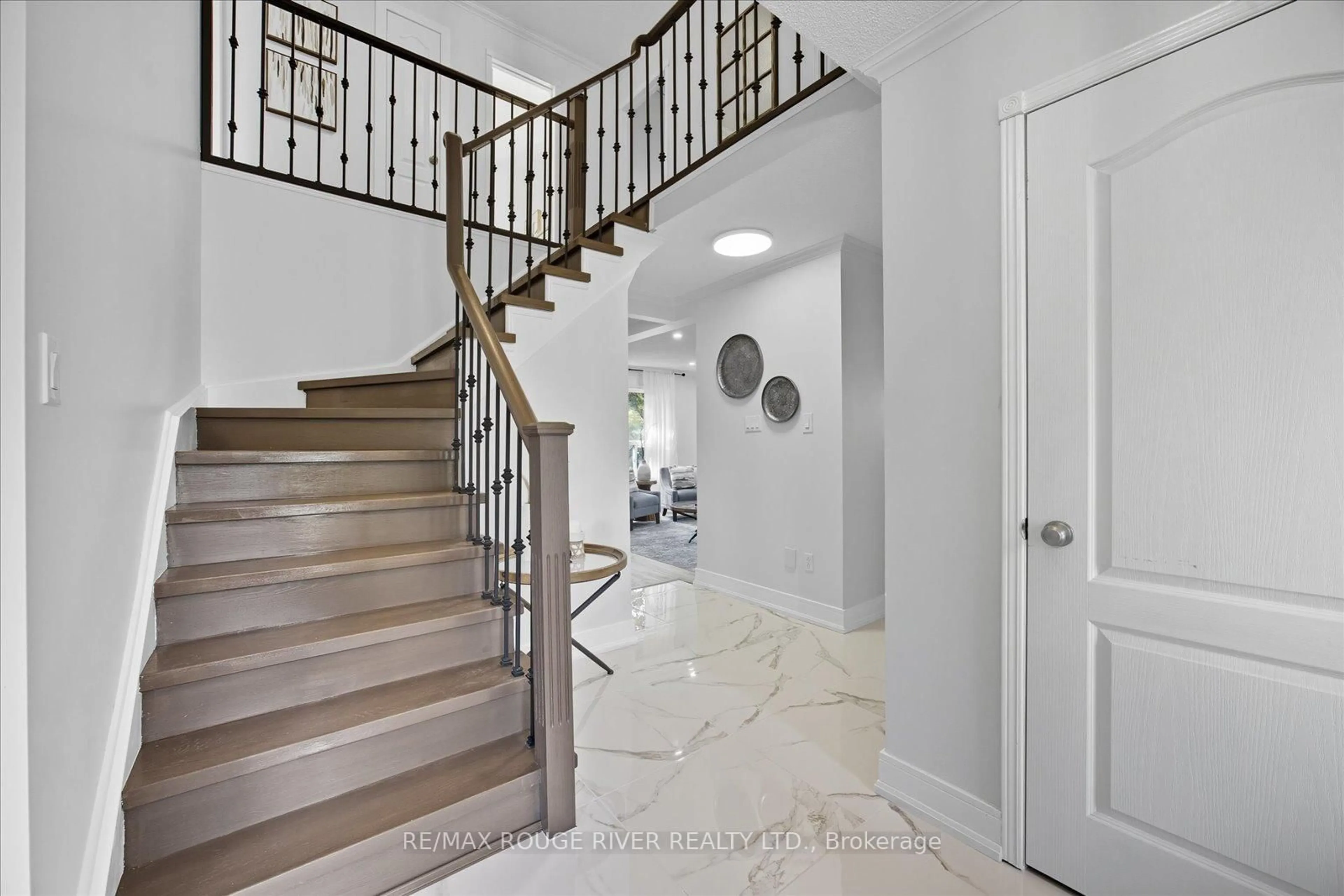 Unknown for 14 Erickson Dr, Whitby Ontario L1N 8S8