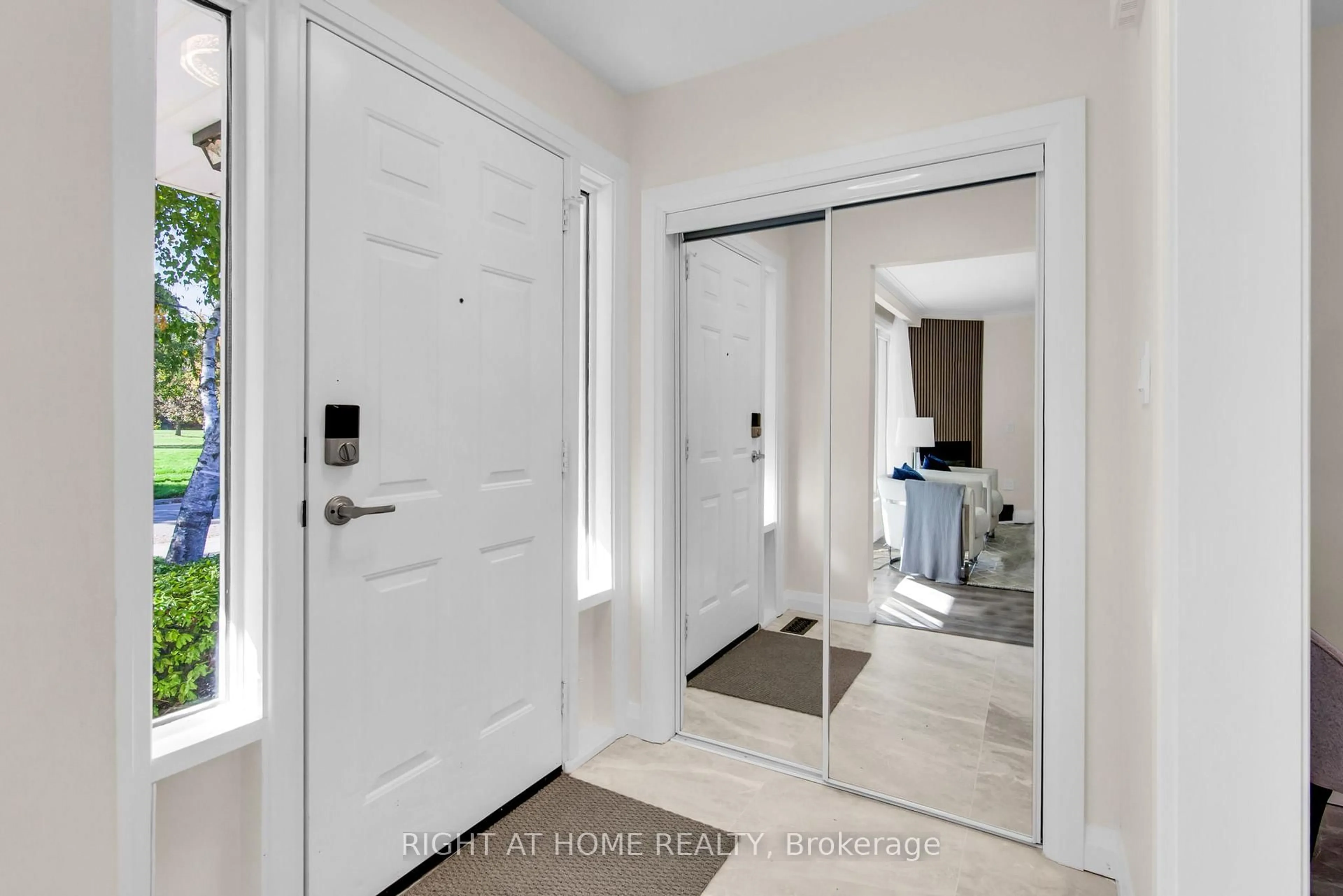 Indoor entryway for 47 Dormington Dr, Toronto Ontario M1G 3N1