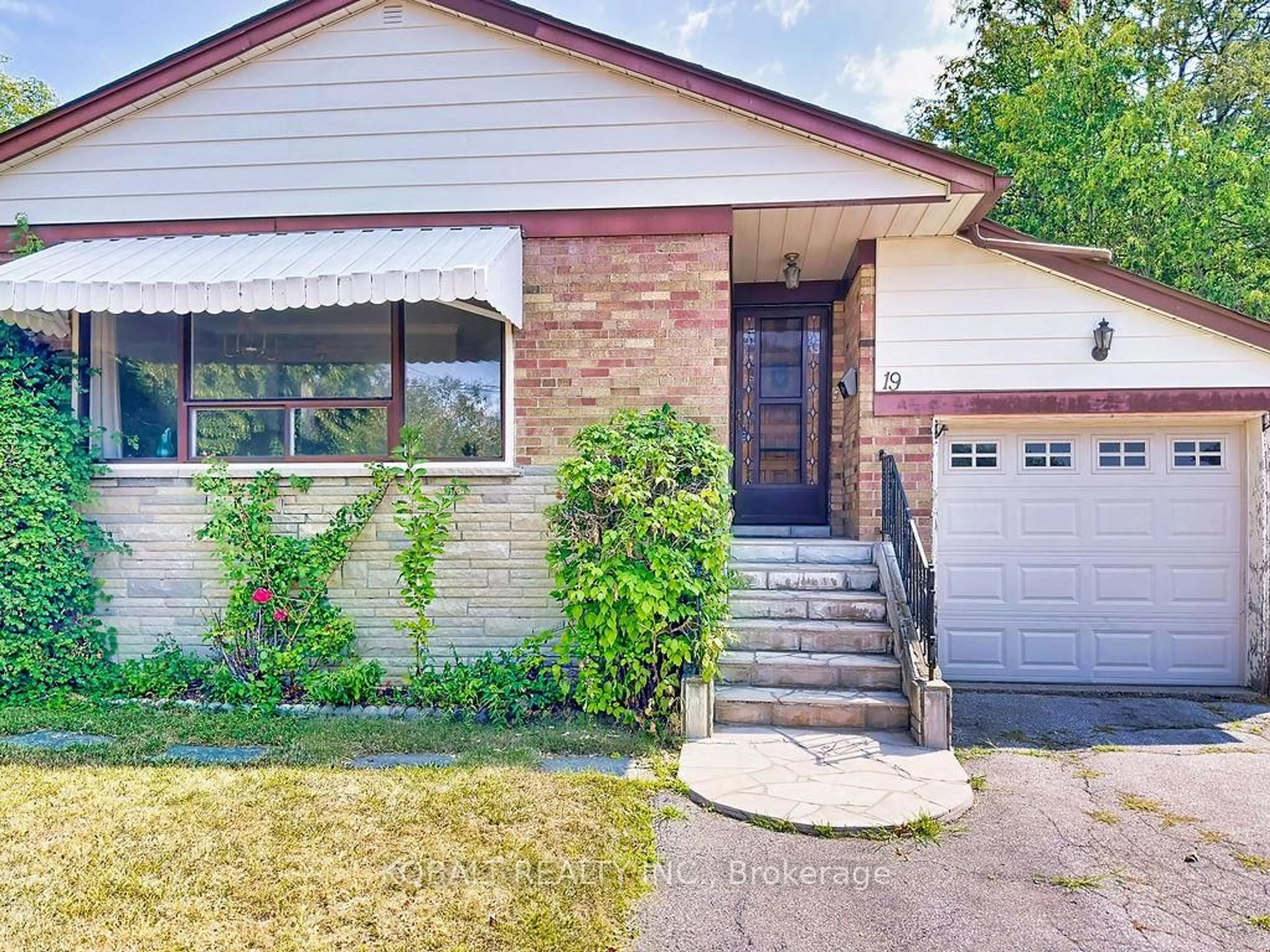 Home with brick exterior material, street for 19 Kidbrooke Cres, Toronto Ontario M1M 3E4