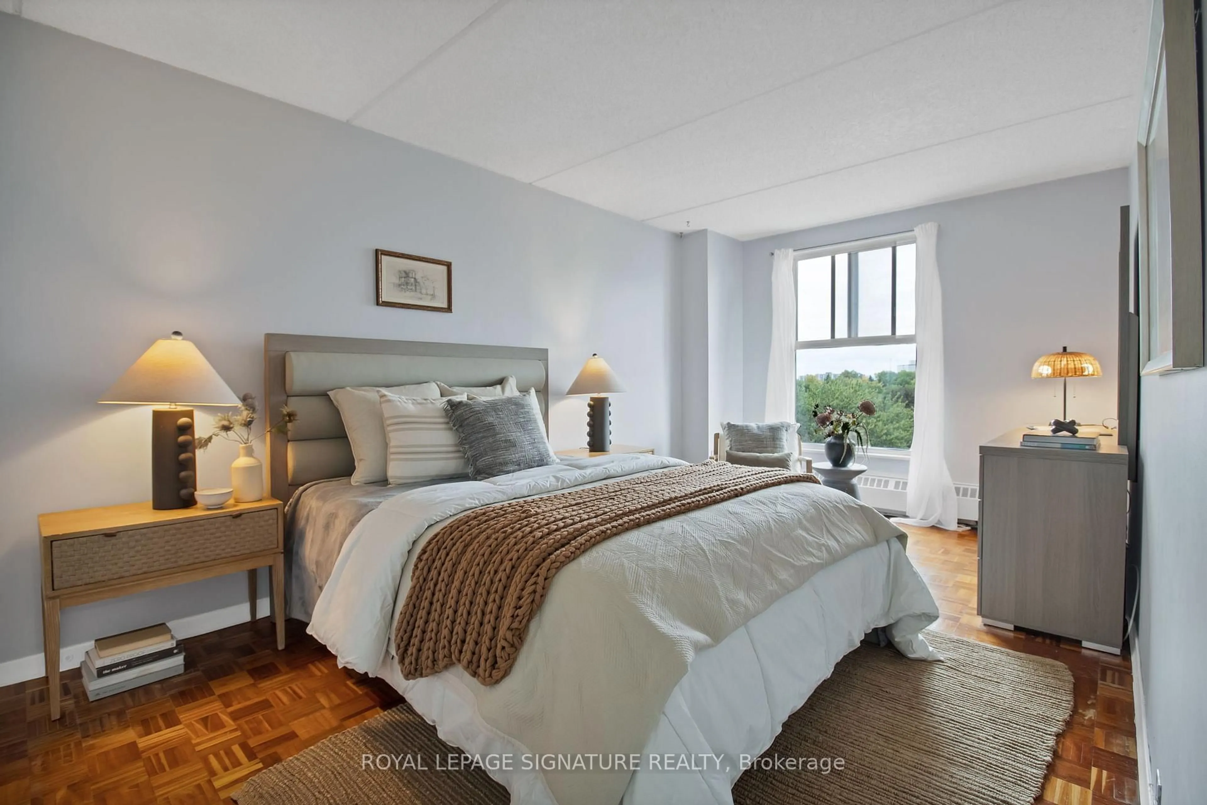 Bedroom with bed, unknown for 2 Glamorgan Ave #802, Toronto Ontario M1P 2M8