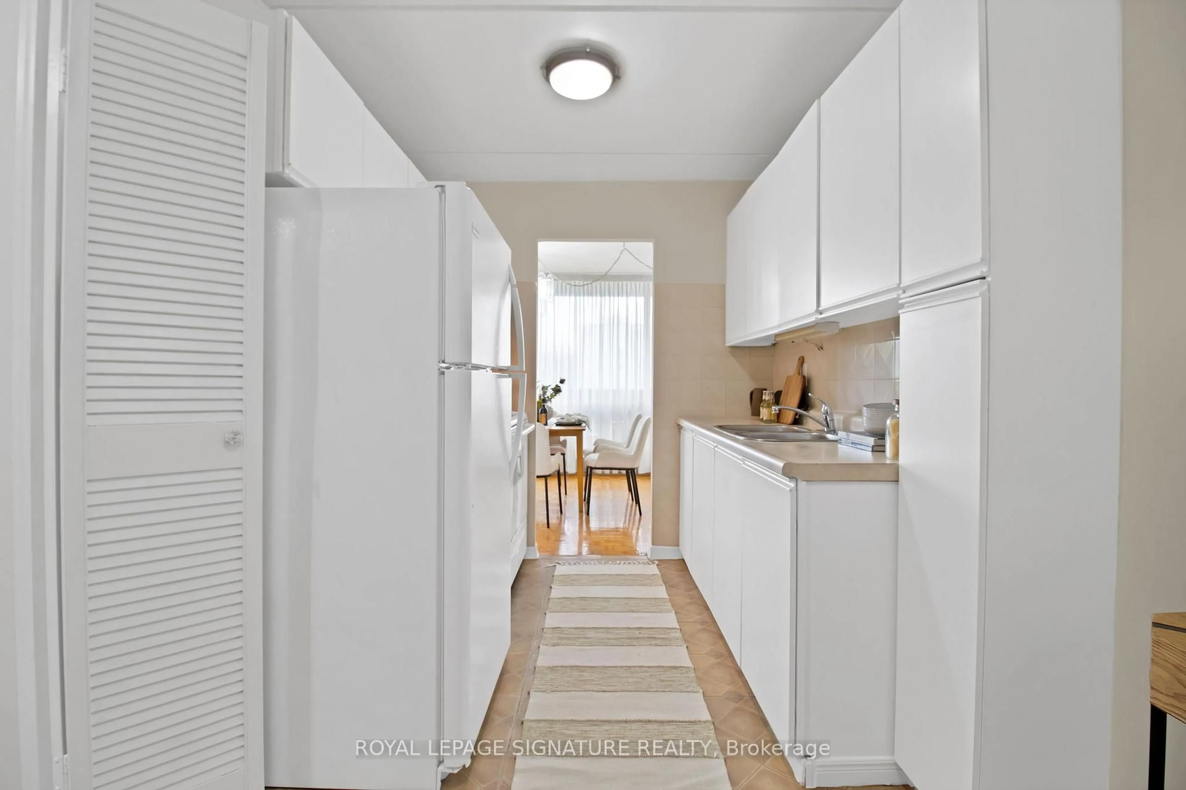 Kitchen with laundary machines, unknown for 2 Glamorgan Ave #802, Toronto Ontario M1P 2M8