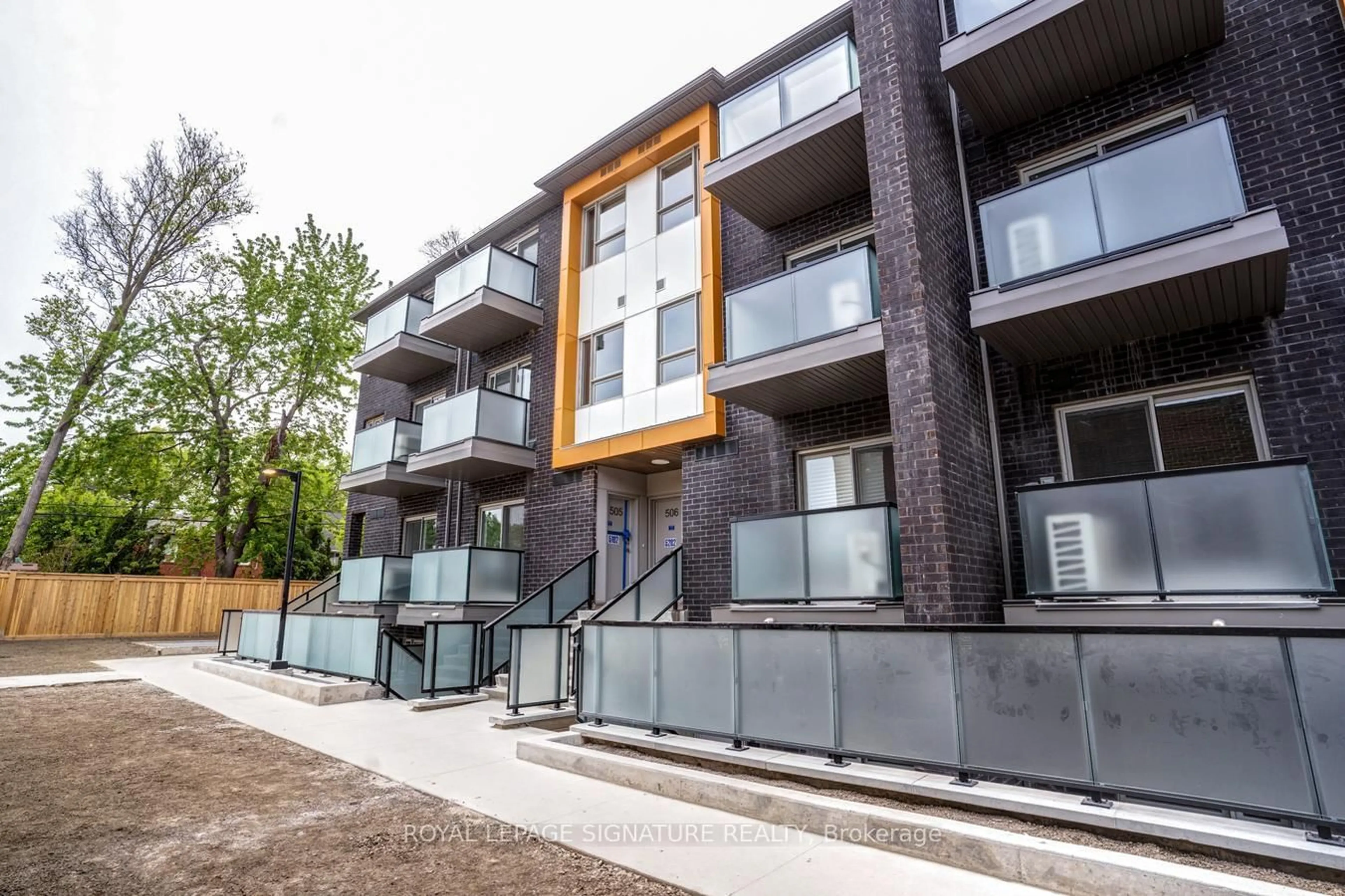 Patio, unknown for 2791 Eglinton Ave #503, Toronto Ontario M1J 0B3