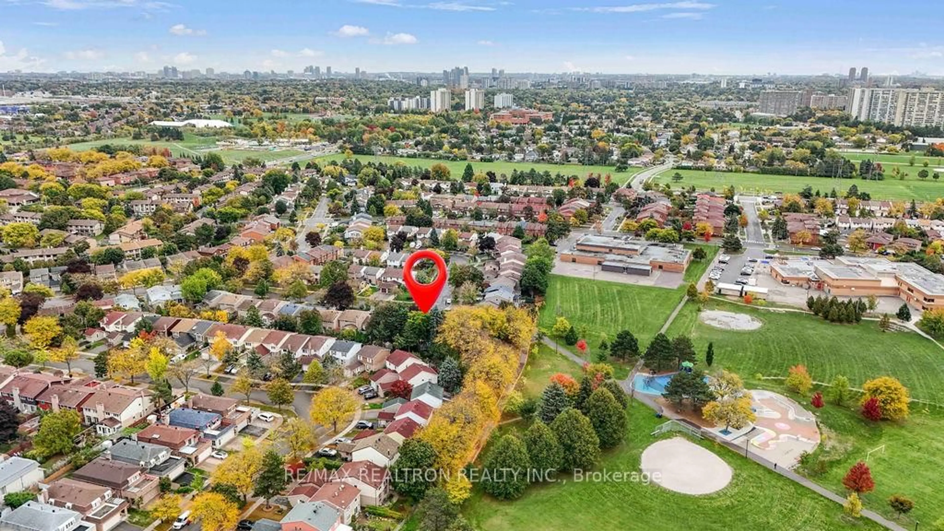 A pic from outside/outdoor area/front of a property/back of a property/a pic from drone, city buildings view from balcony for 44 Hood Cres, Toronto Ontario M1W 3C1