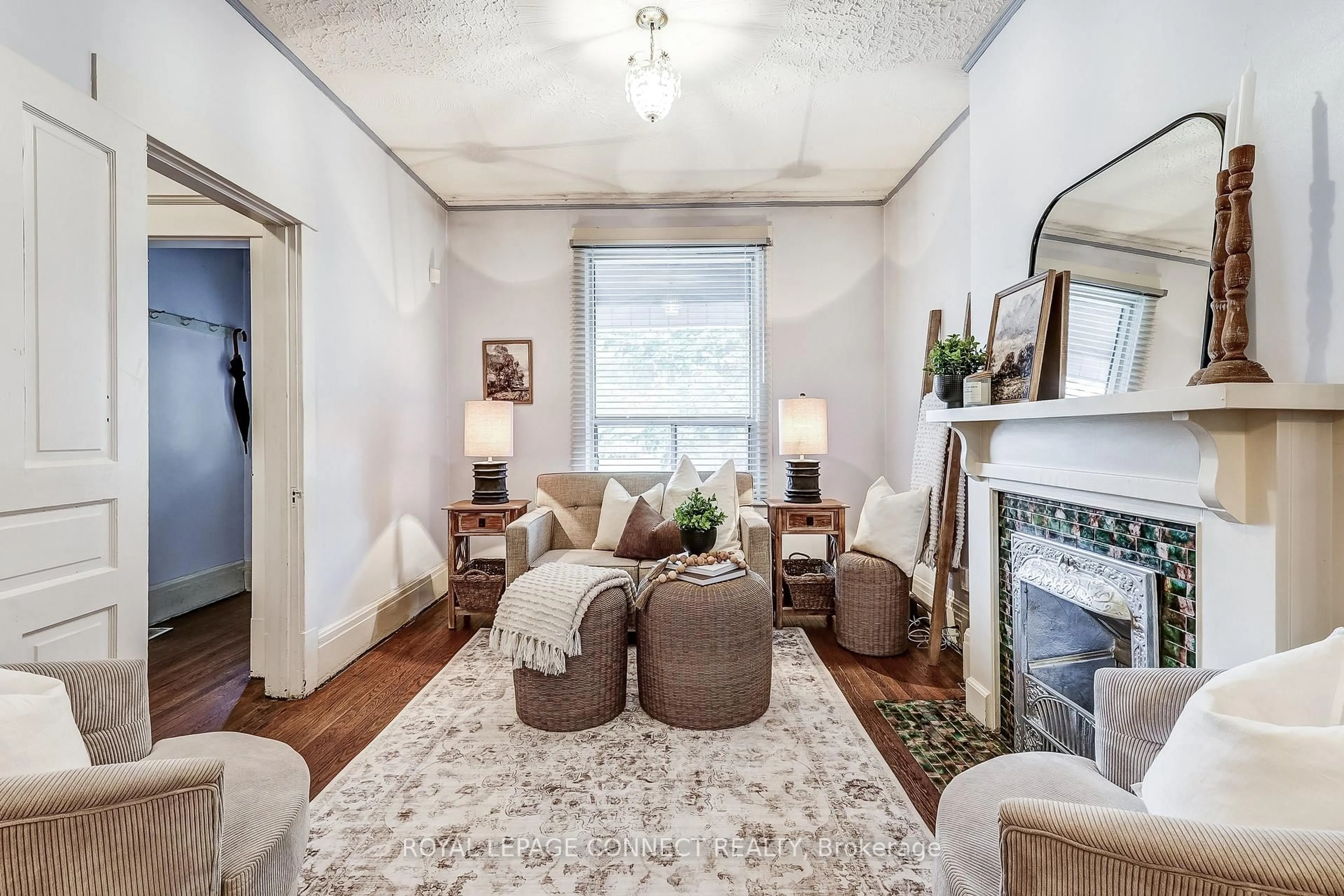 Living room with furniture, unknown for 38 Woodycrest Ave, Toronto Ontario M4J 3A7