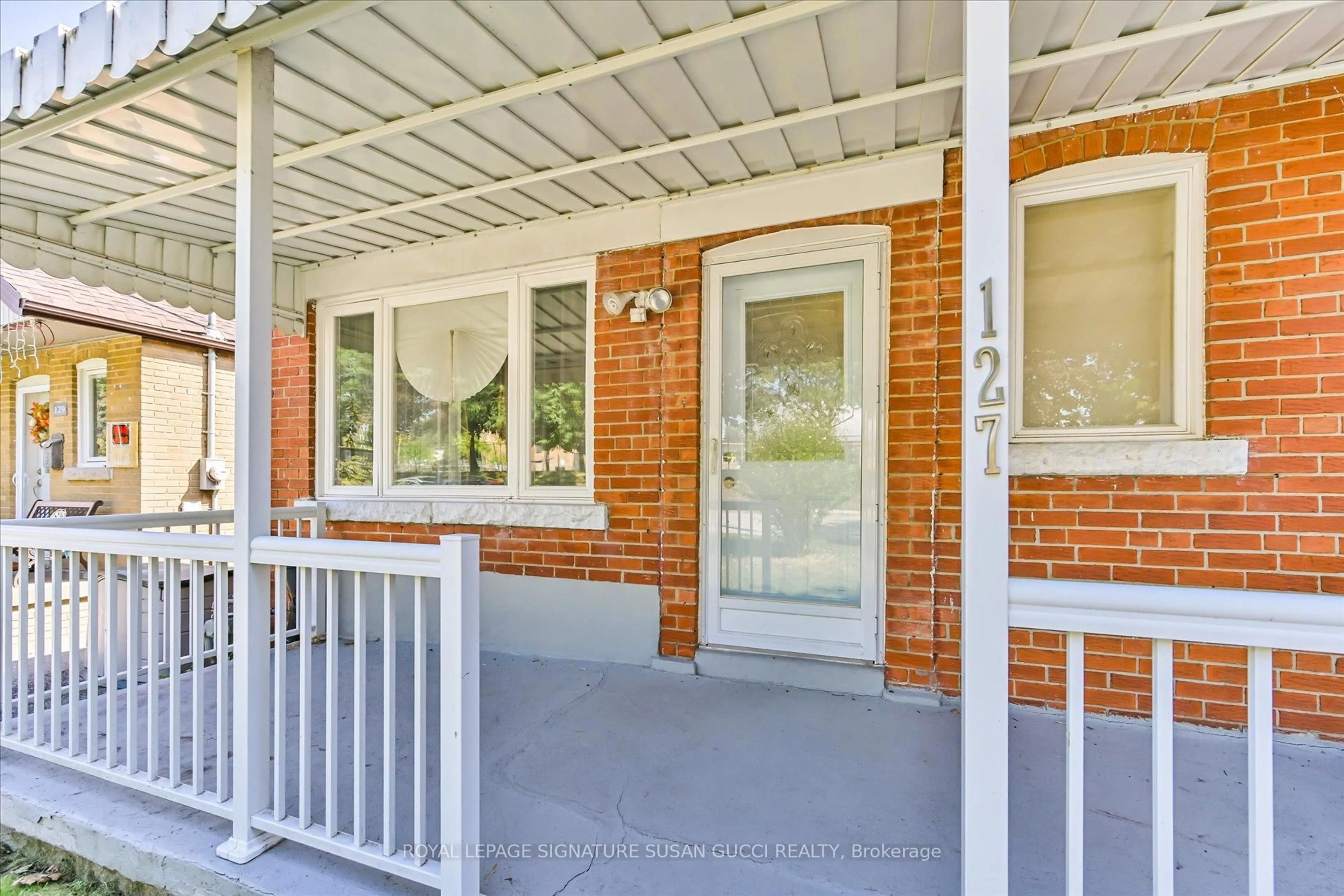 Unknown for 127 Furnival Rd, Toronto Ontario M4B 1W7