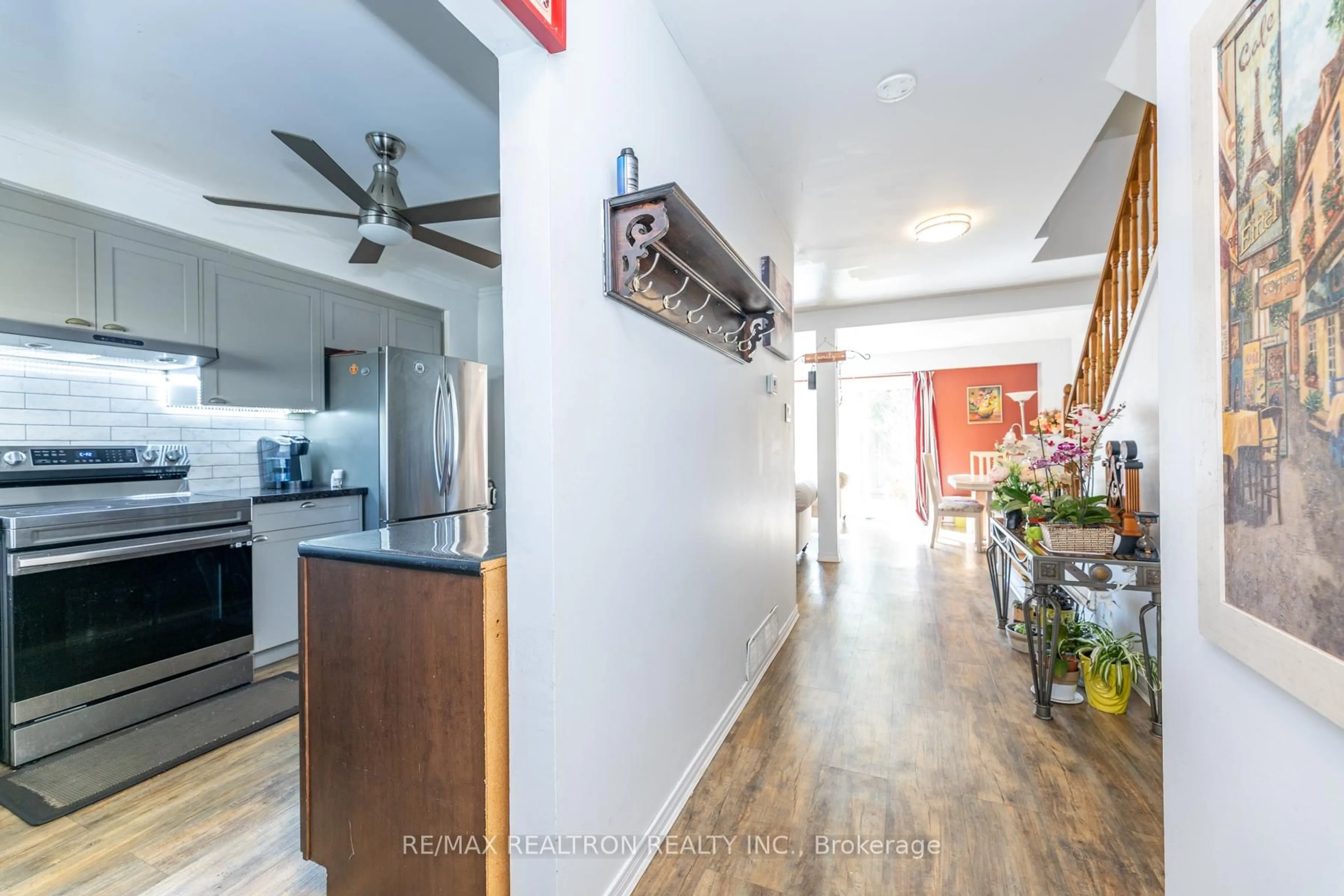 Unknown for 925 Bayly St #7, Pickering Ontario L1W 1L4