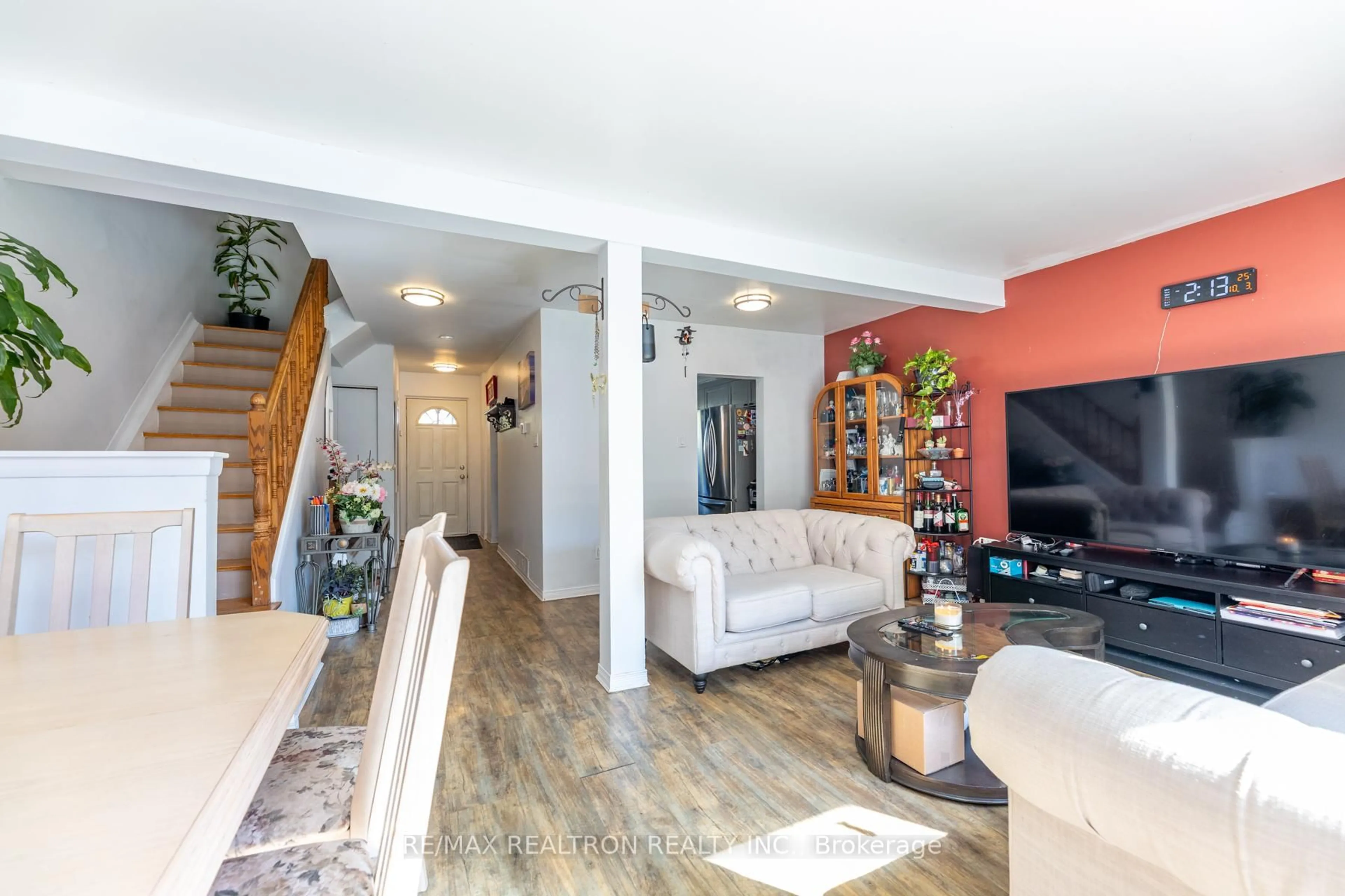 Living room with furniture, unknown for 925 Bayly St #7, Pickering Ontario L1W 1L4