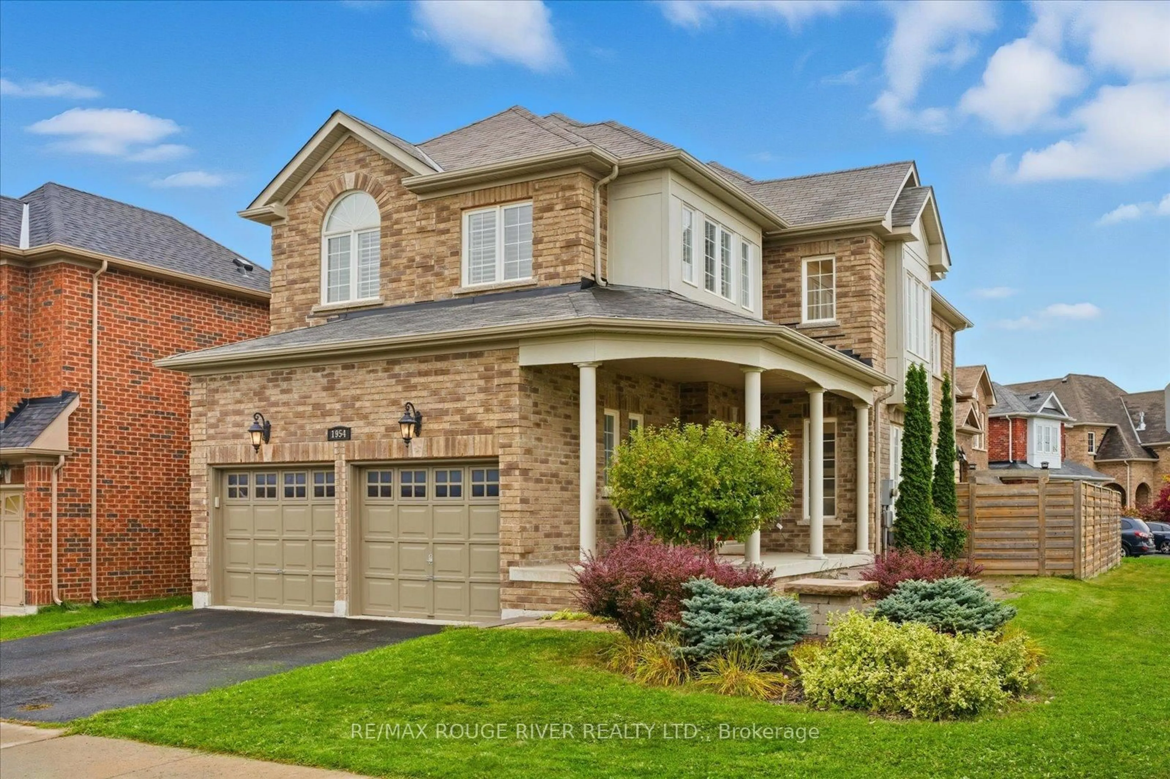 Home with brick exterior material, street for 1954 Riverton St, Oshawa Ontario L1K 0P4
