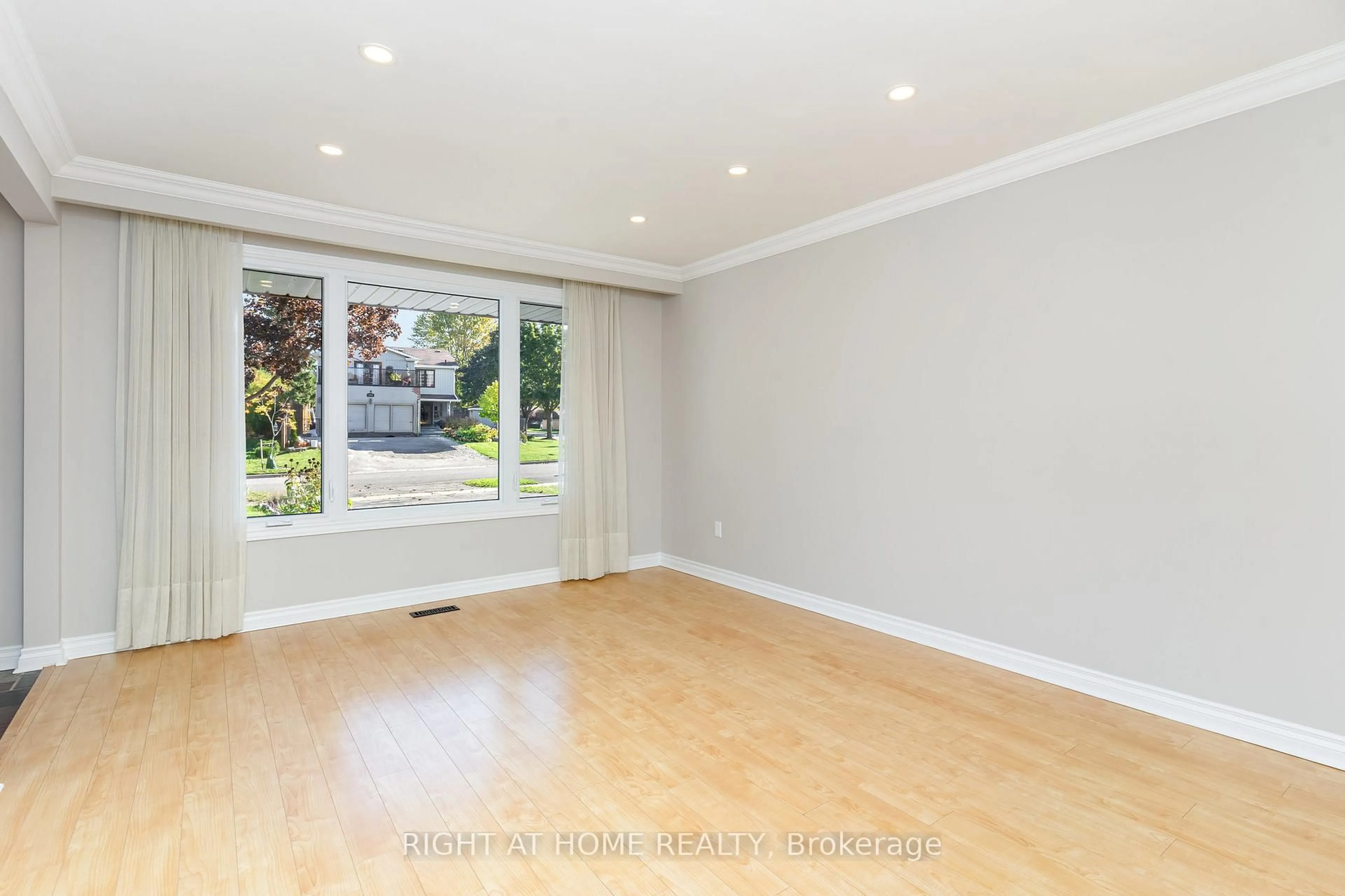A pic of a room for 420 Safari Dr, Oshawa Ontario L1K 1B6