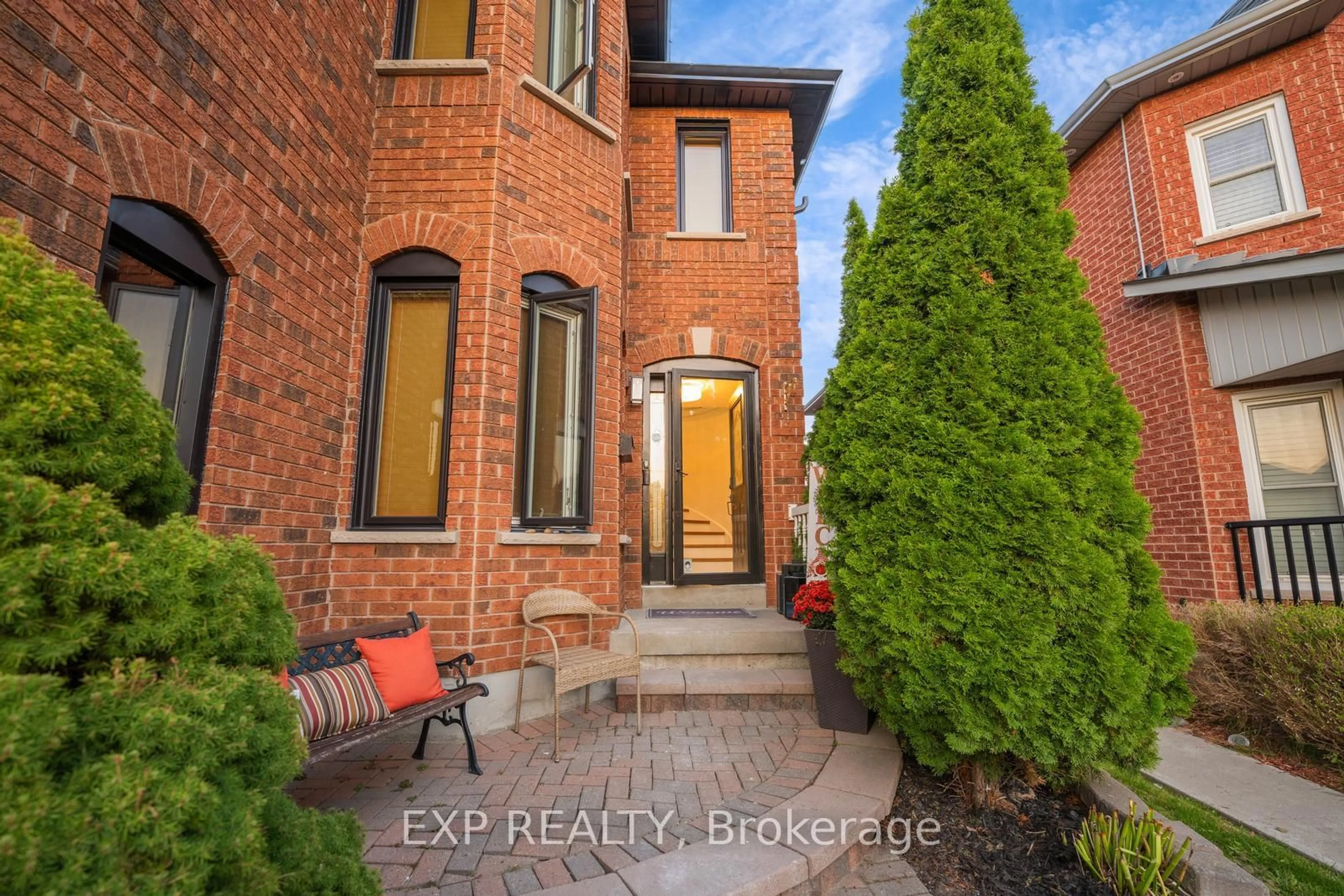 Home with brick exterior material, street for 33 Hartrick Pl, Whitby Ontario L1R 2C2