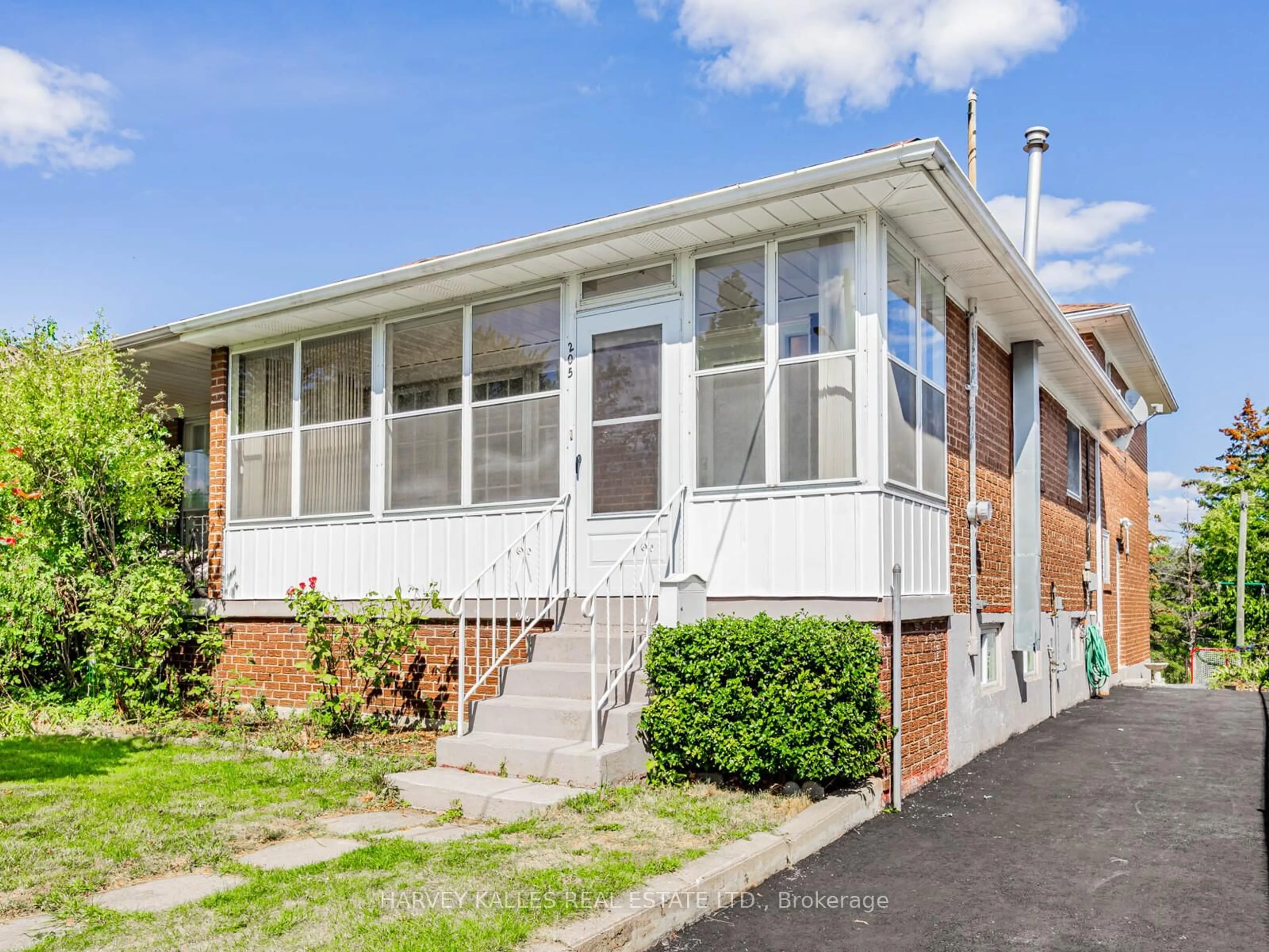 Home with vinyl exterior material, street for 205 Vauxhall Dr, Toronto Ontario M1P 1R6