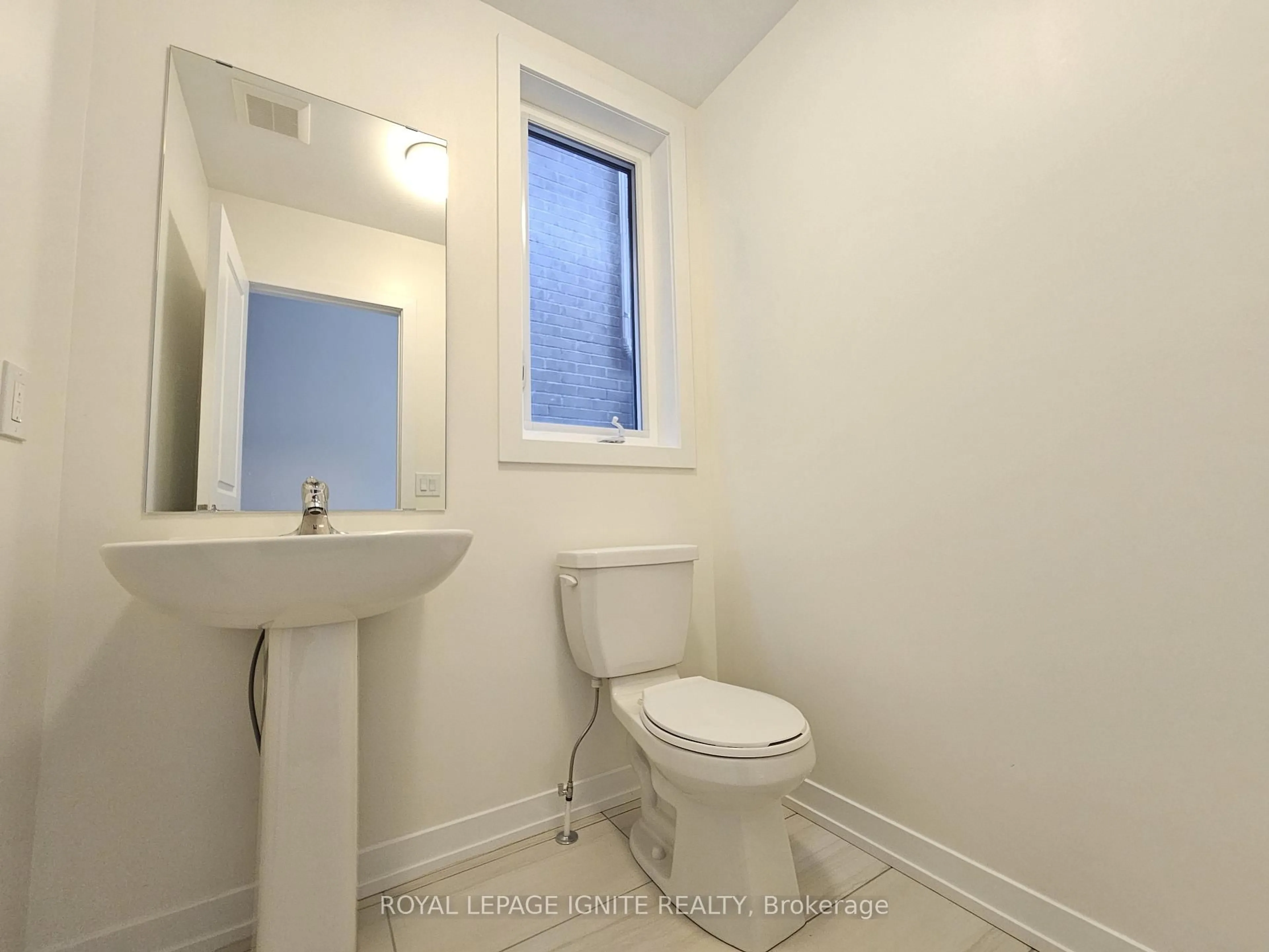 Standard bathroom, unknown for 1848 Lotus Blossom Rd, Pickering Ontario L1Y 0B6
