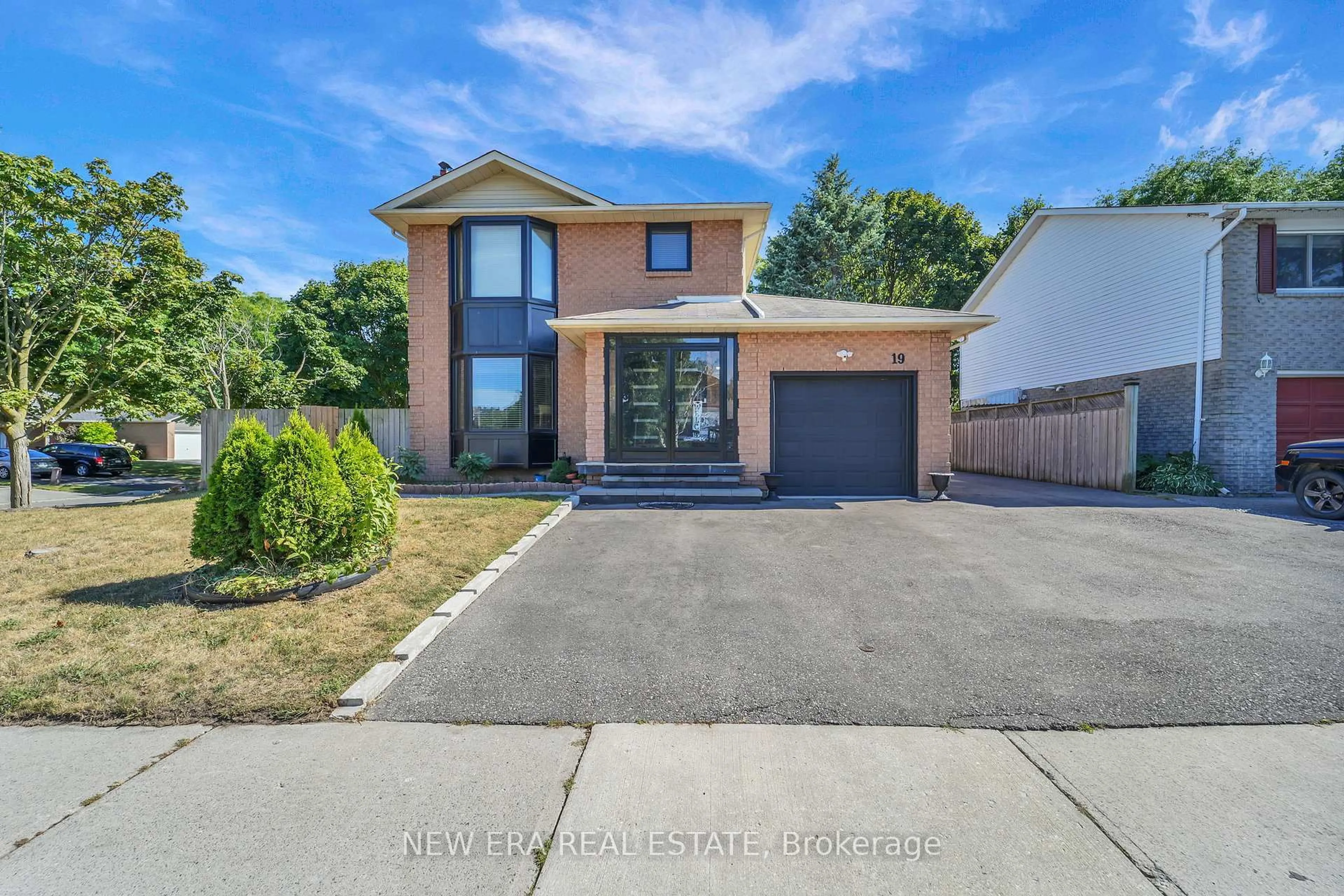 Unknown for 19 Glenabbey Dr, Clarington Ontario L1E 1C1